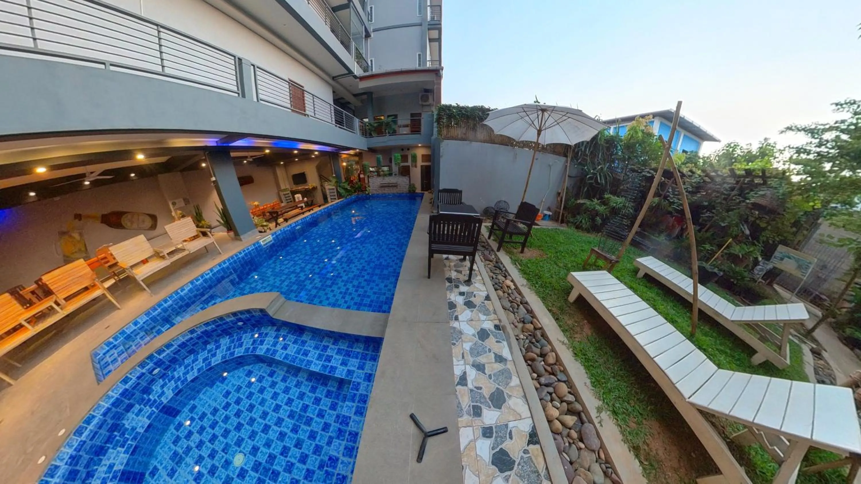 Garden in FARAWAY SUITES