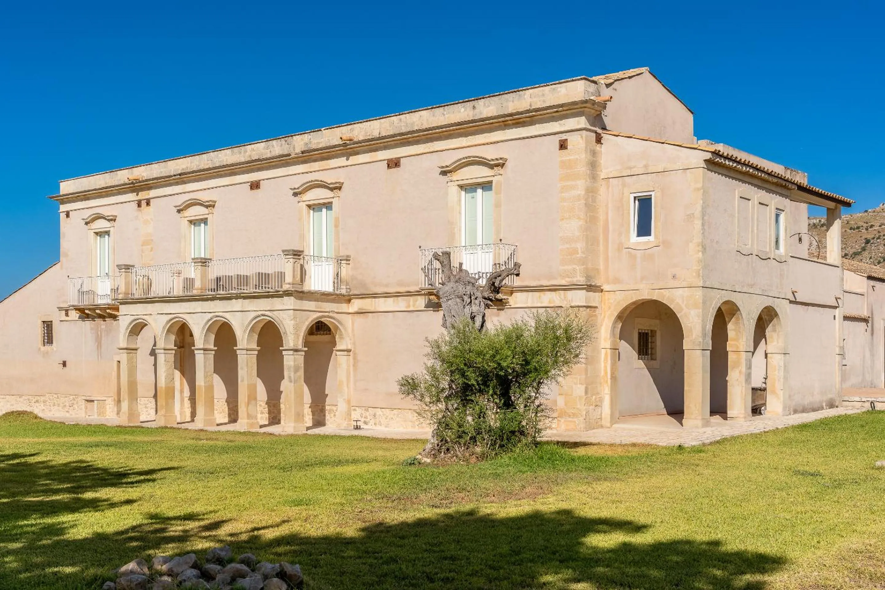 Property building in Ballium Luxury Relais