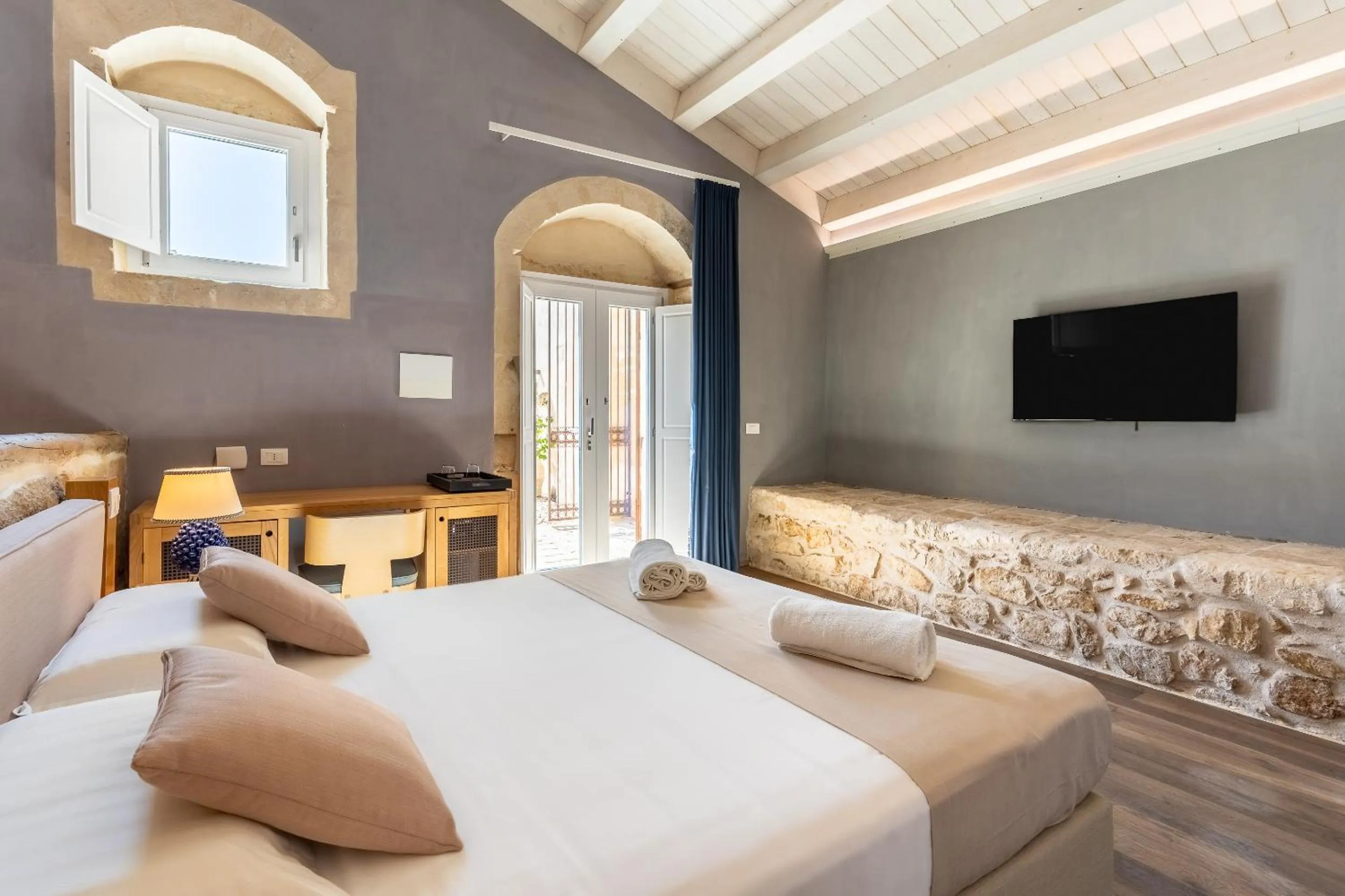 Bedroom, Bed in Ballium Luxury Relais