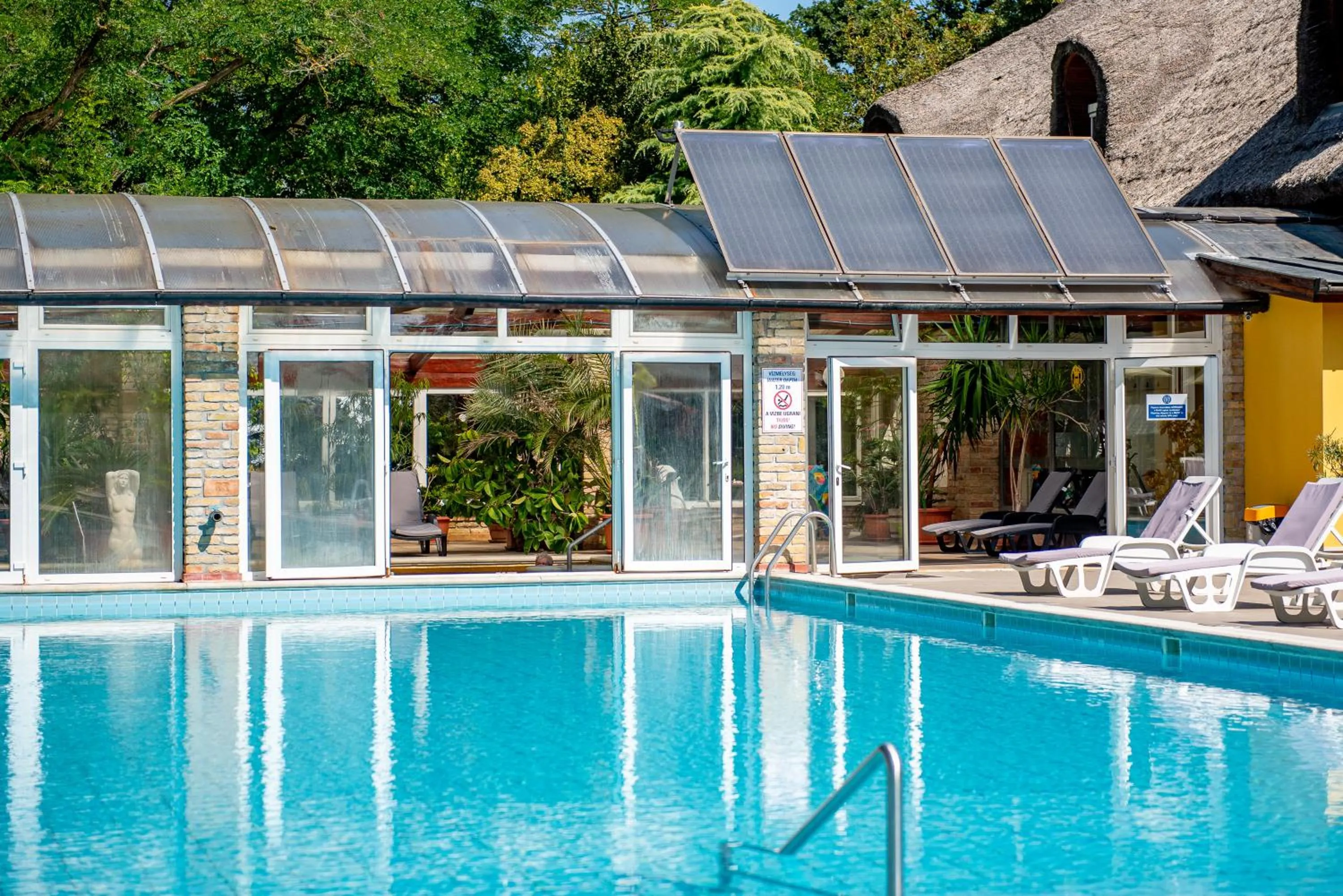 Swimming pool in Nyerges Hotel Termál Superior