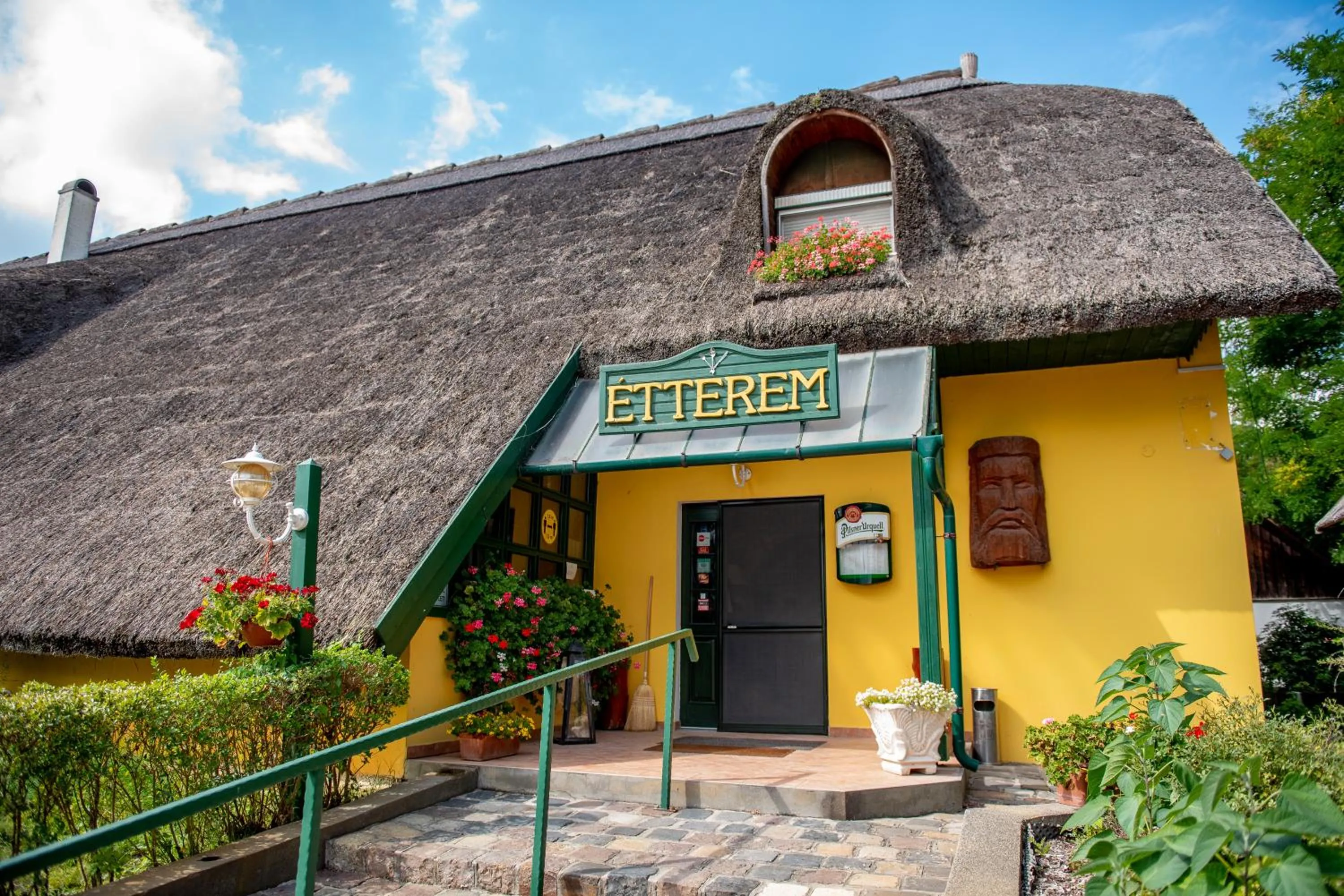 Restaurant/places to eat in Nyerges Hotel Termál Superior