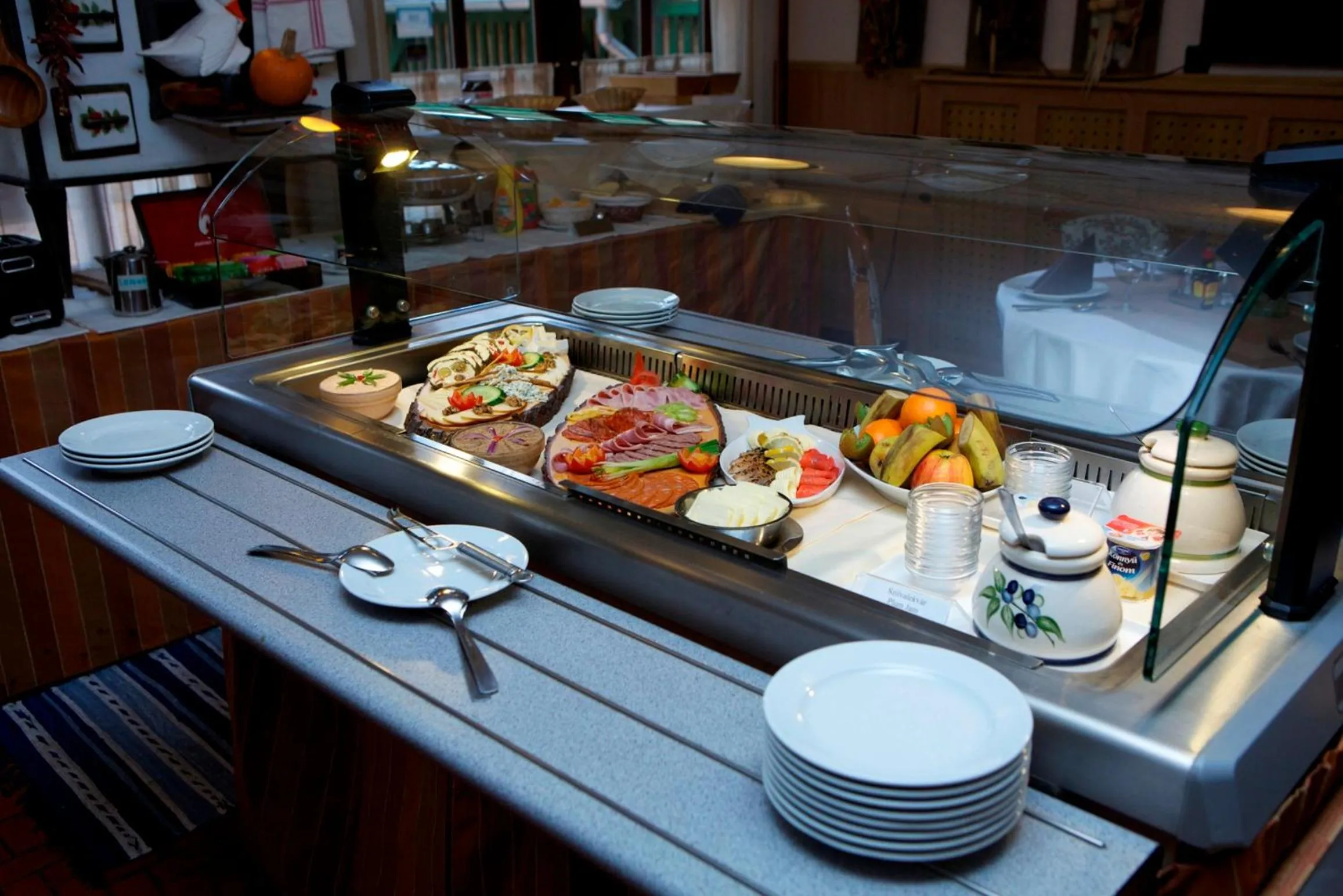 Restaurant/places to eat in Nyerges Hotel Termál Superior