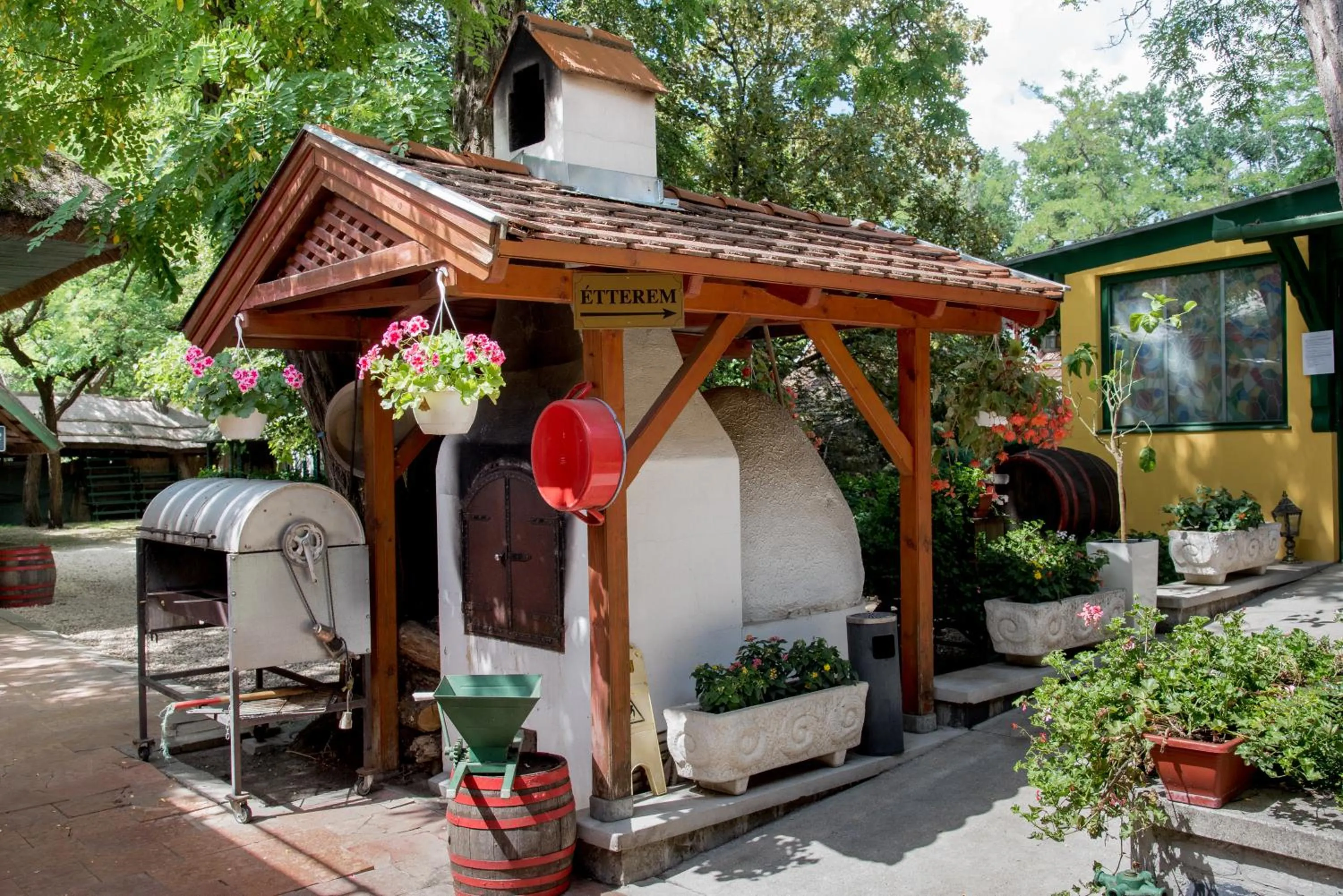 BBQ facilities in Nyerges Hotel Termál Superior