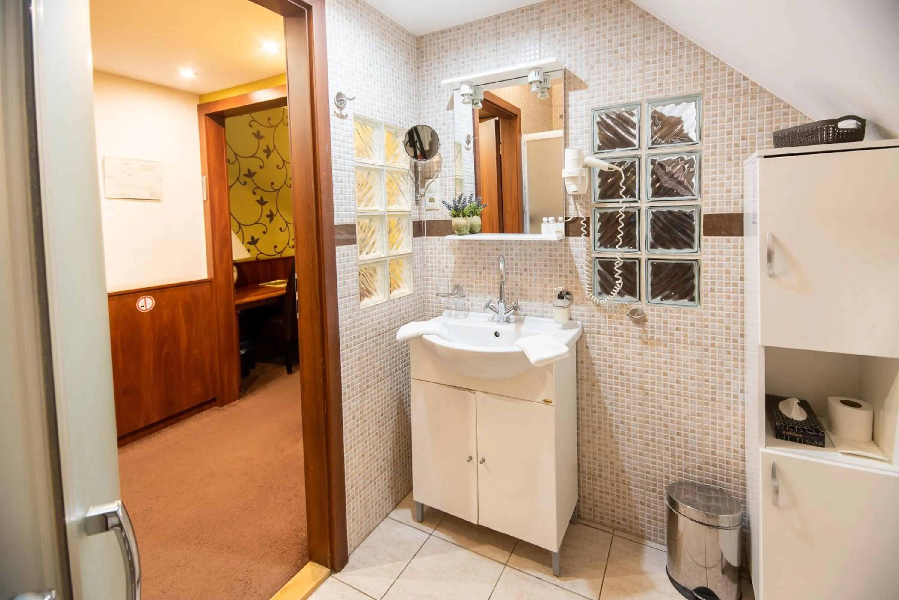 Bathroom in Nyerges Hotel Termál Superior