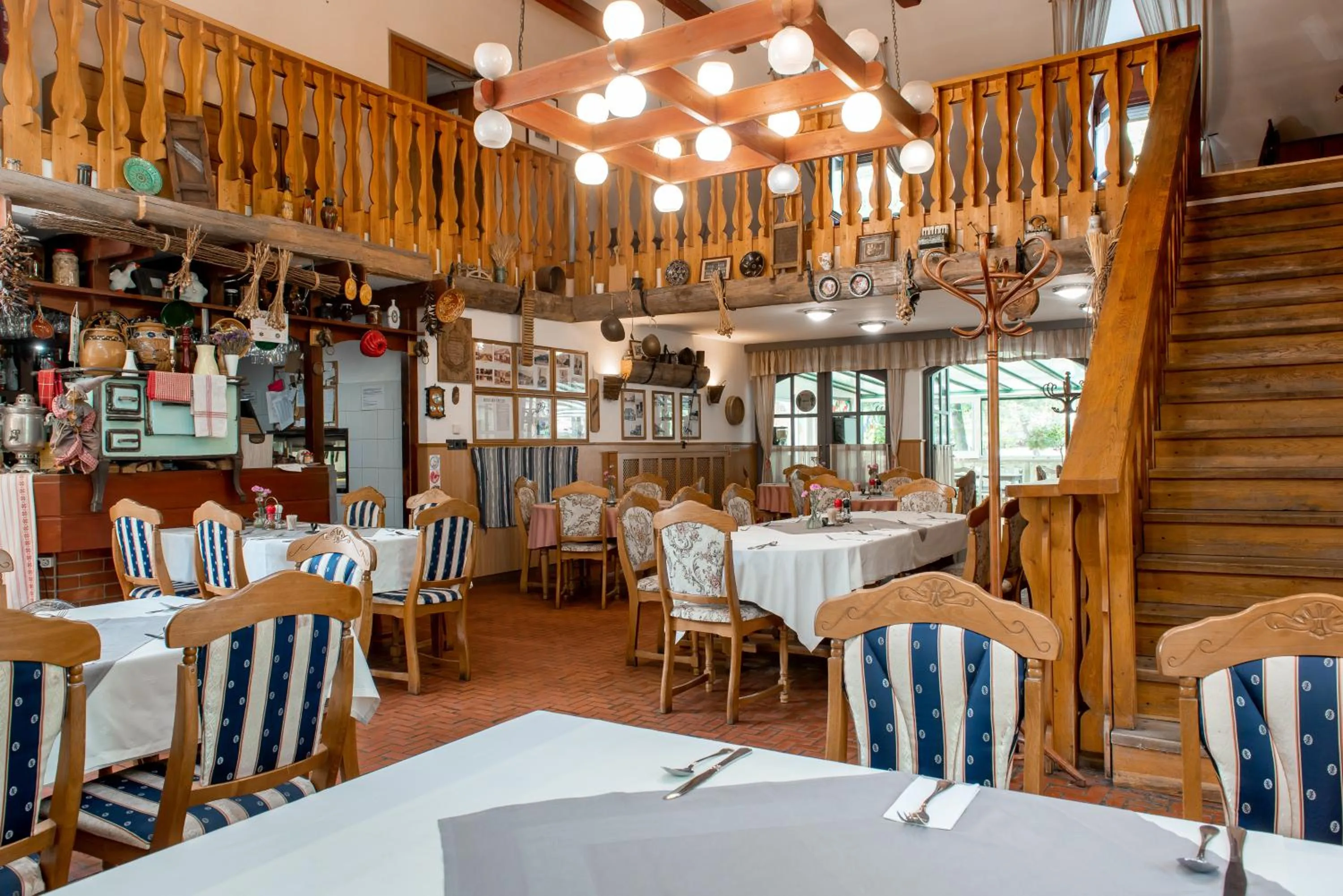 Restaurant/places to eat in Nyerges Hotel Termál Superior