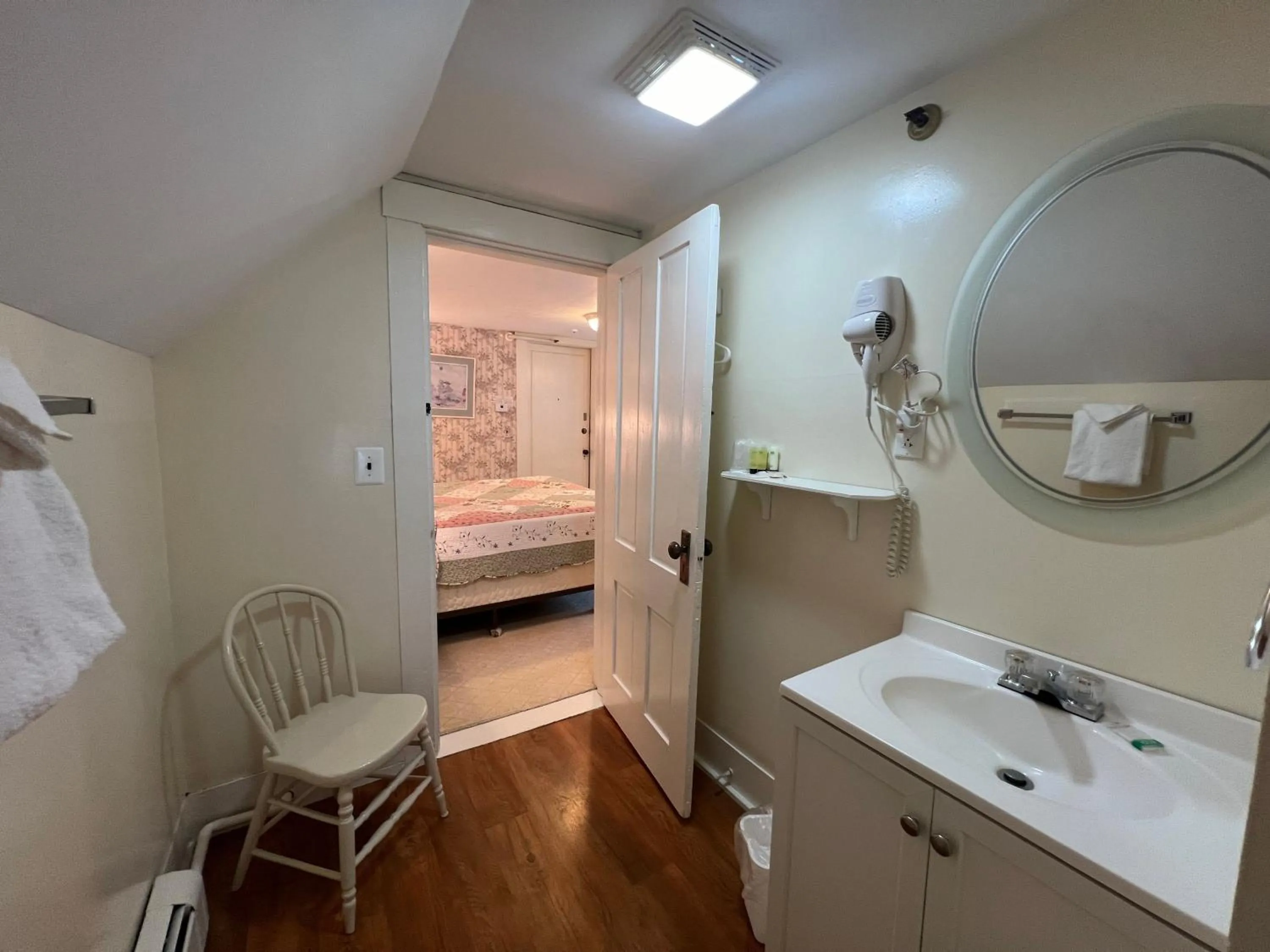 Bathroom in Echo Lake Inn