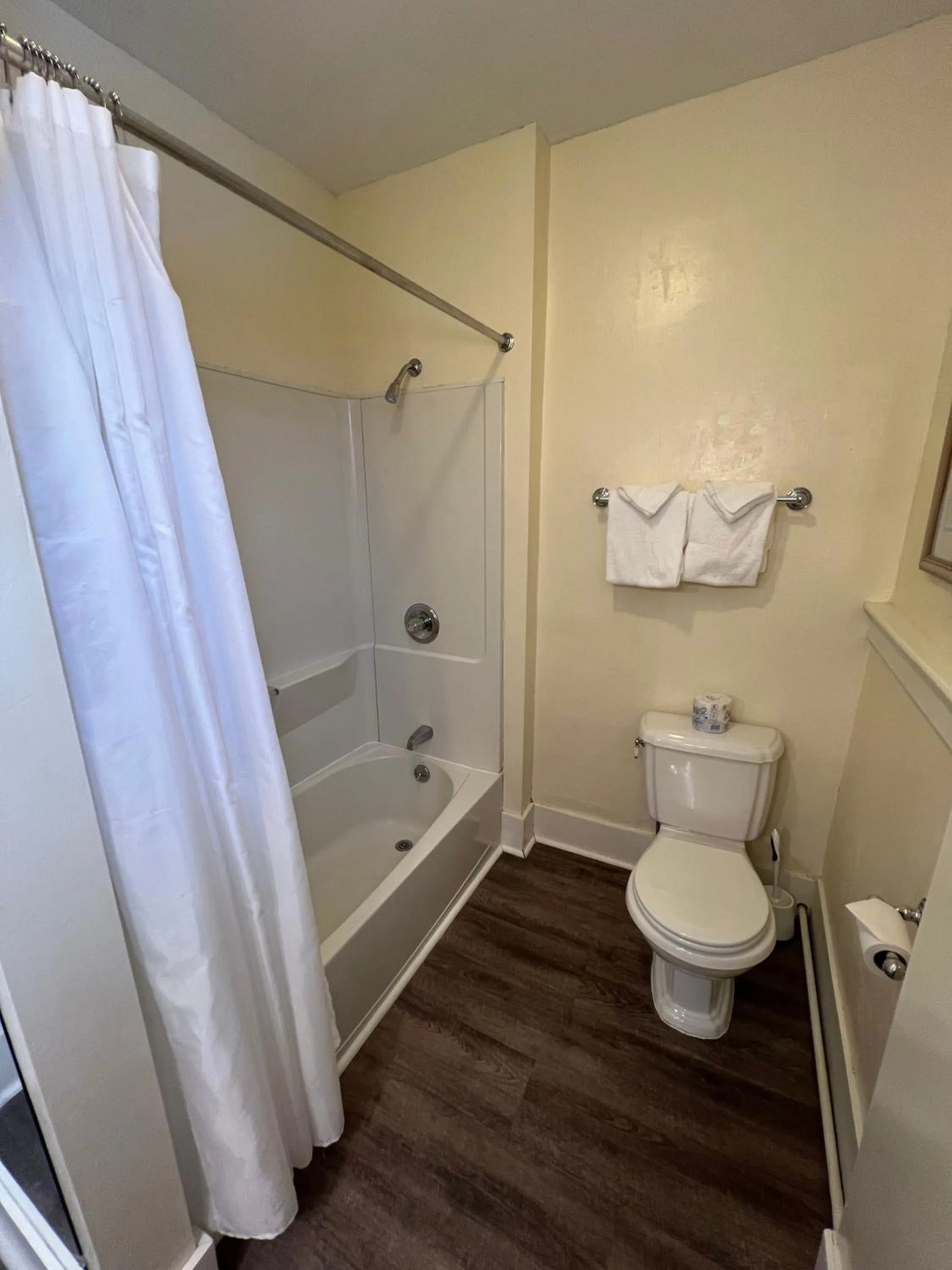 Shower in Echo Lake Inn