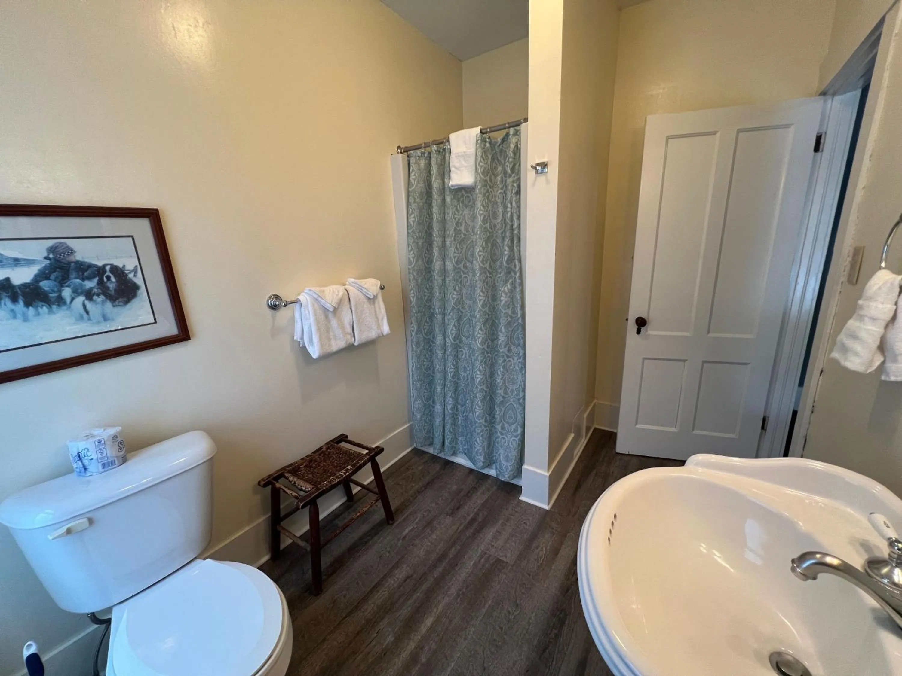 Shower in Echo Lake Inn