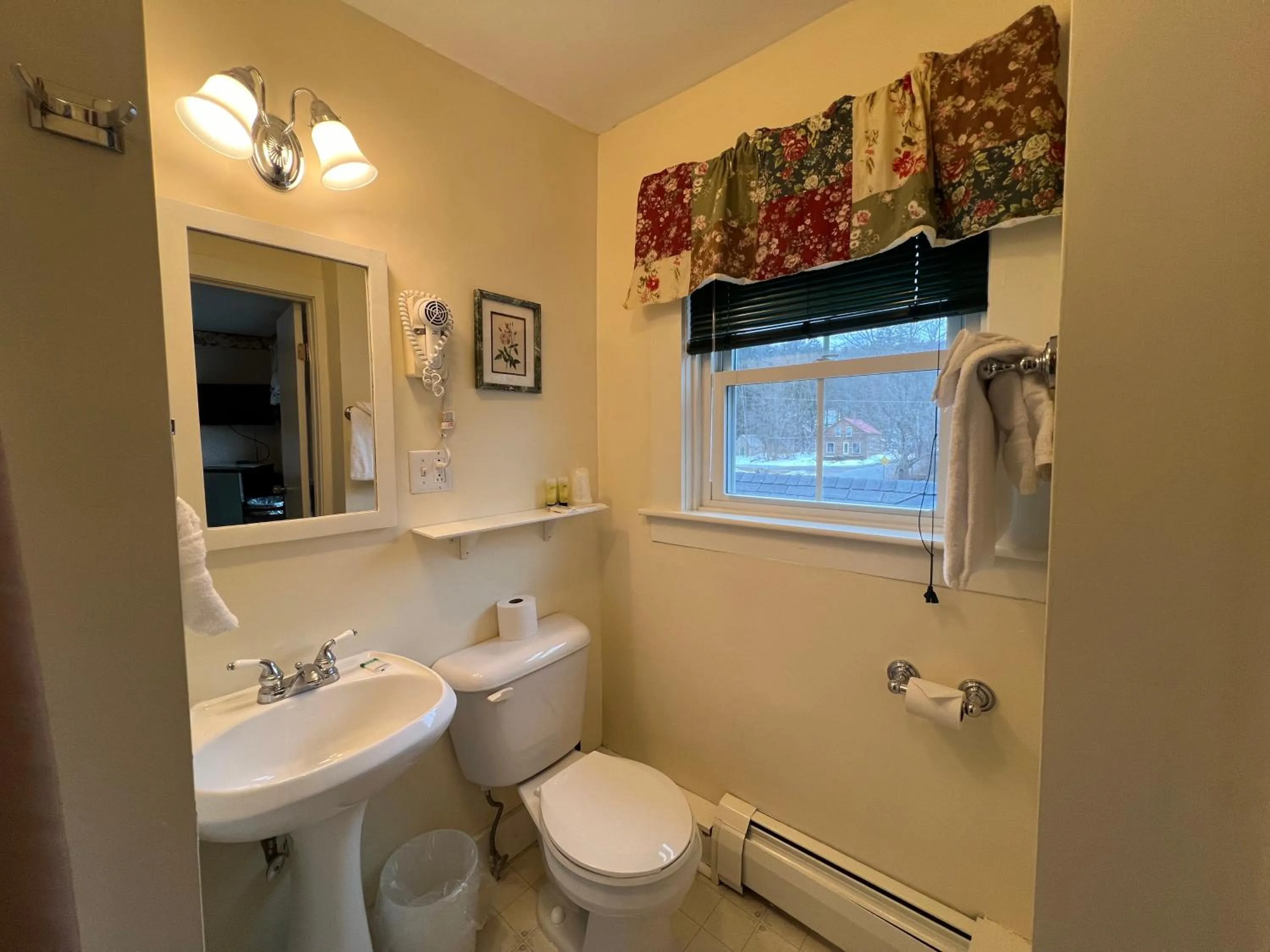 Shower in Echo Lake Inn