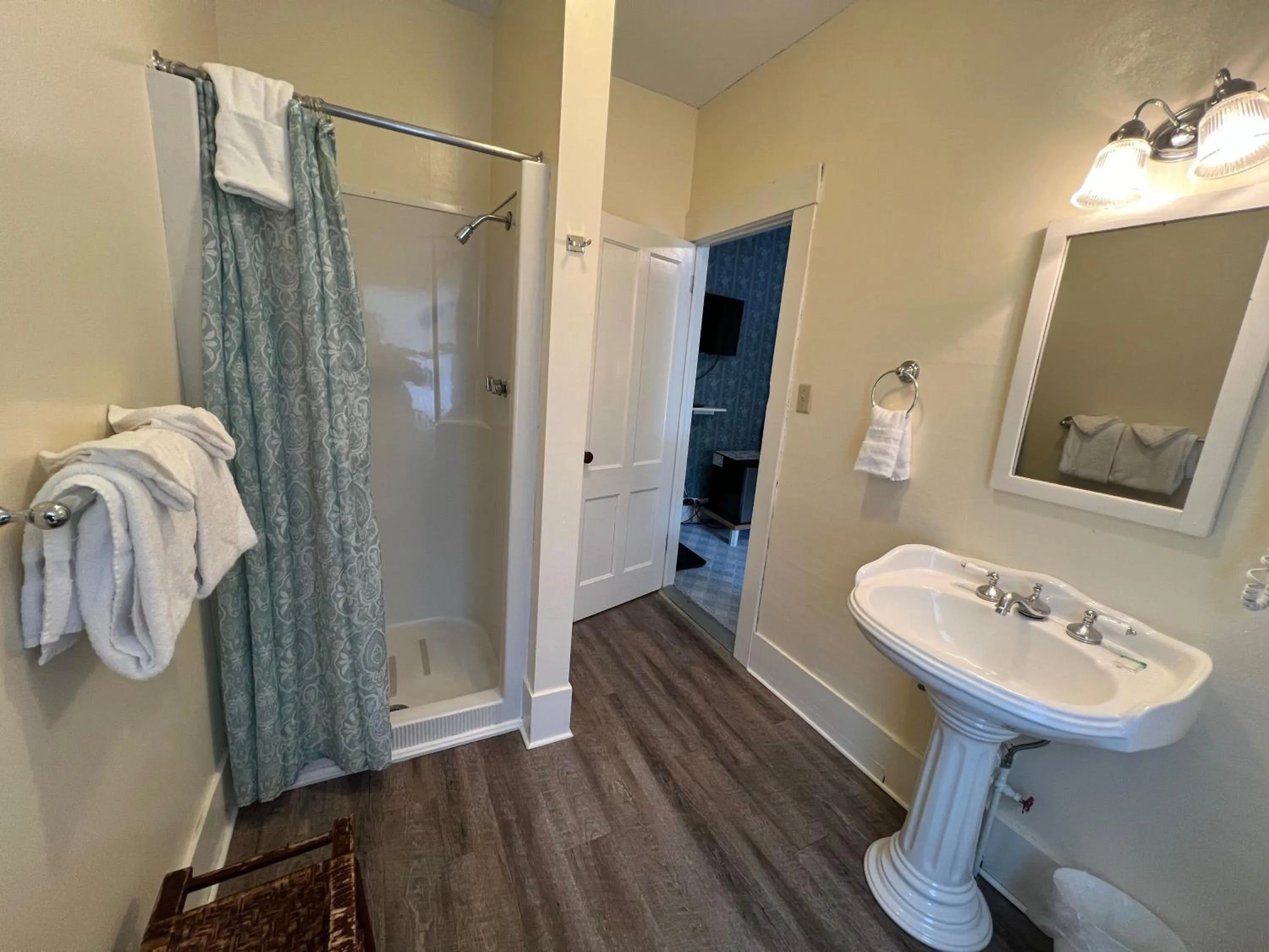 Shower in Echo Lake Inn