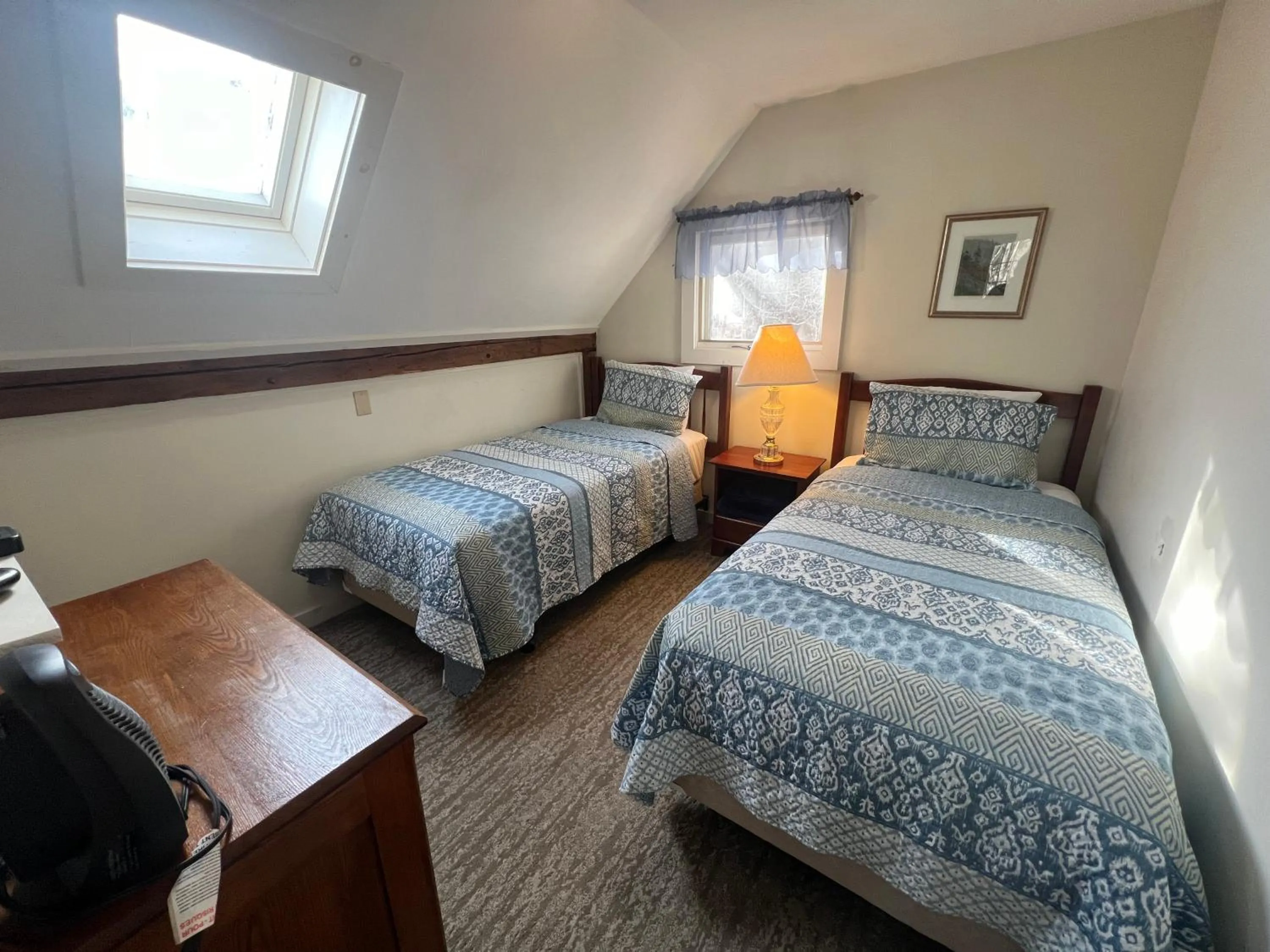 Bed in Echo Lake Inn