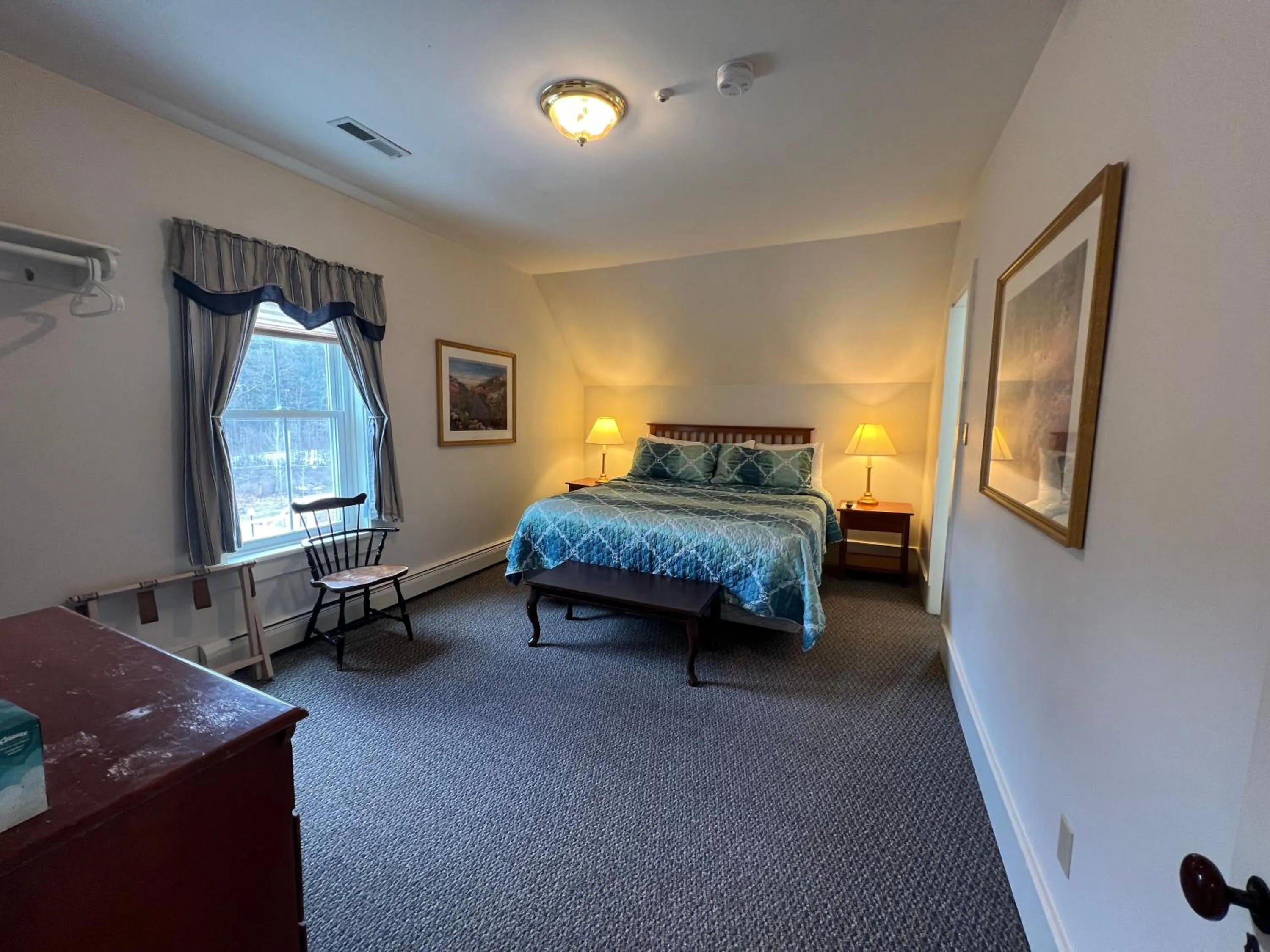 Bed in Echo Lake Inn