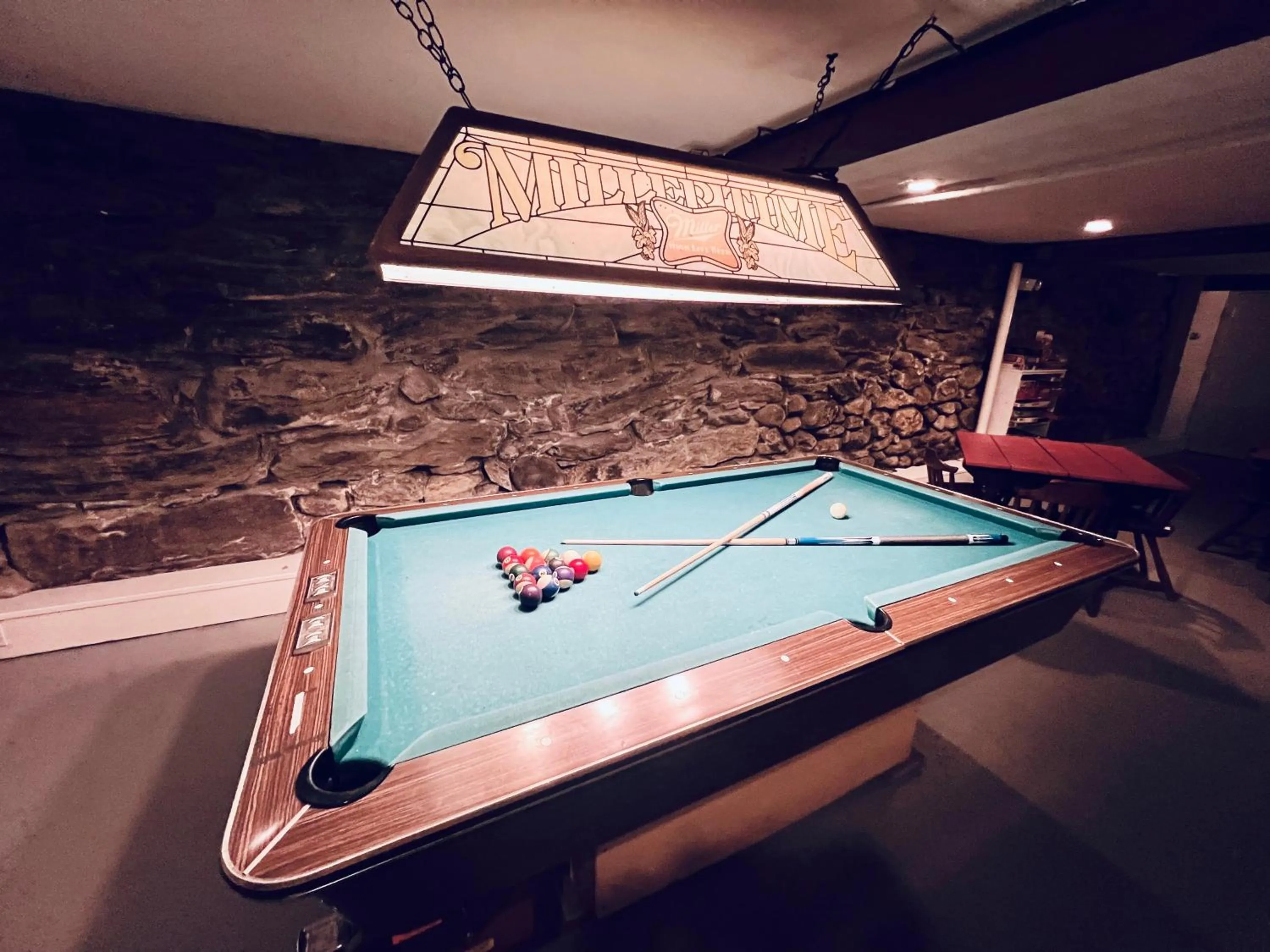 Billiard in Echo Lake Inn