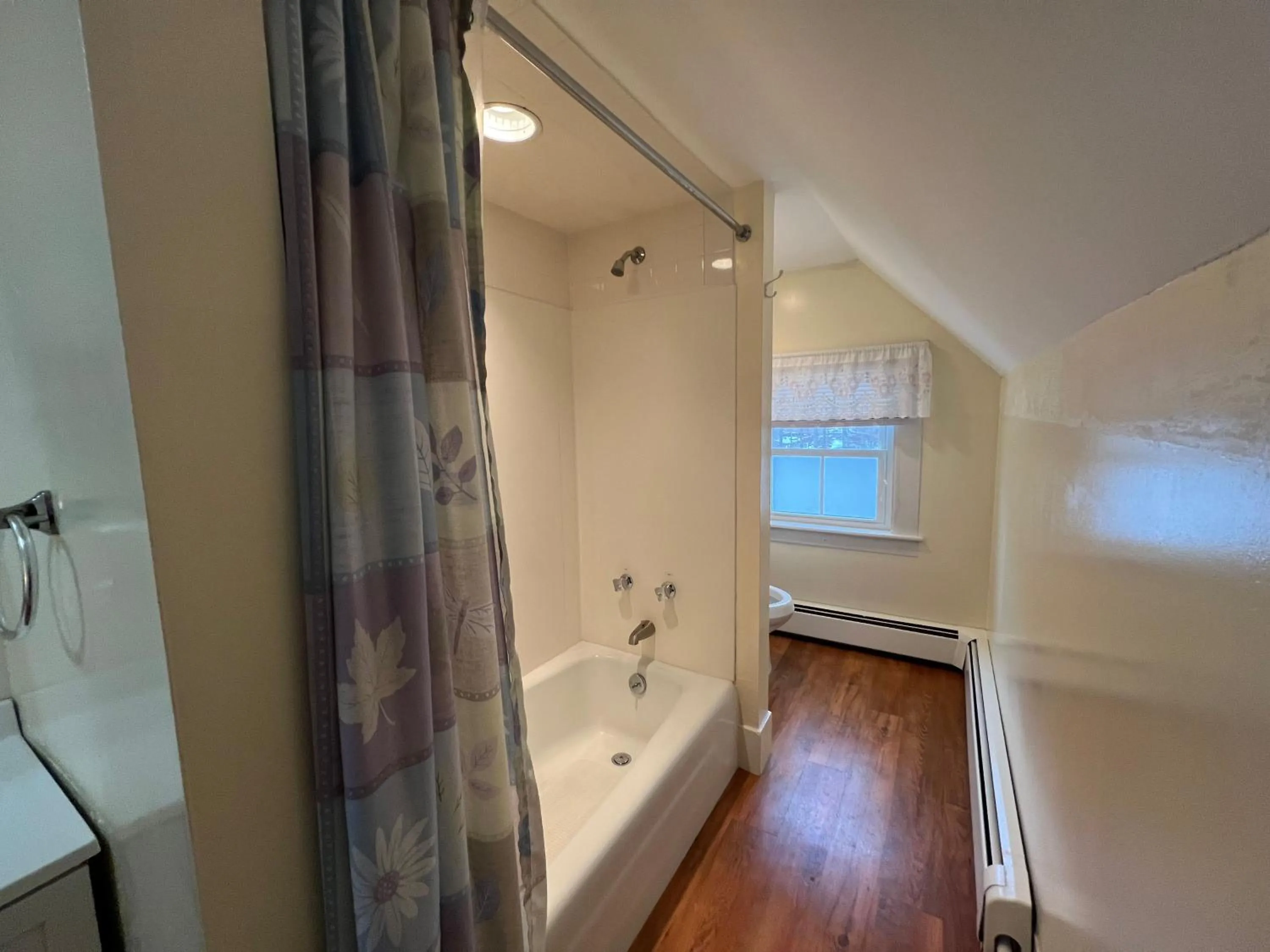 Shower in Echo Lake Inn