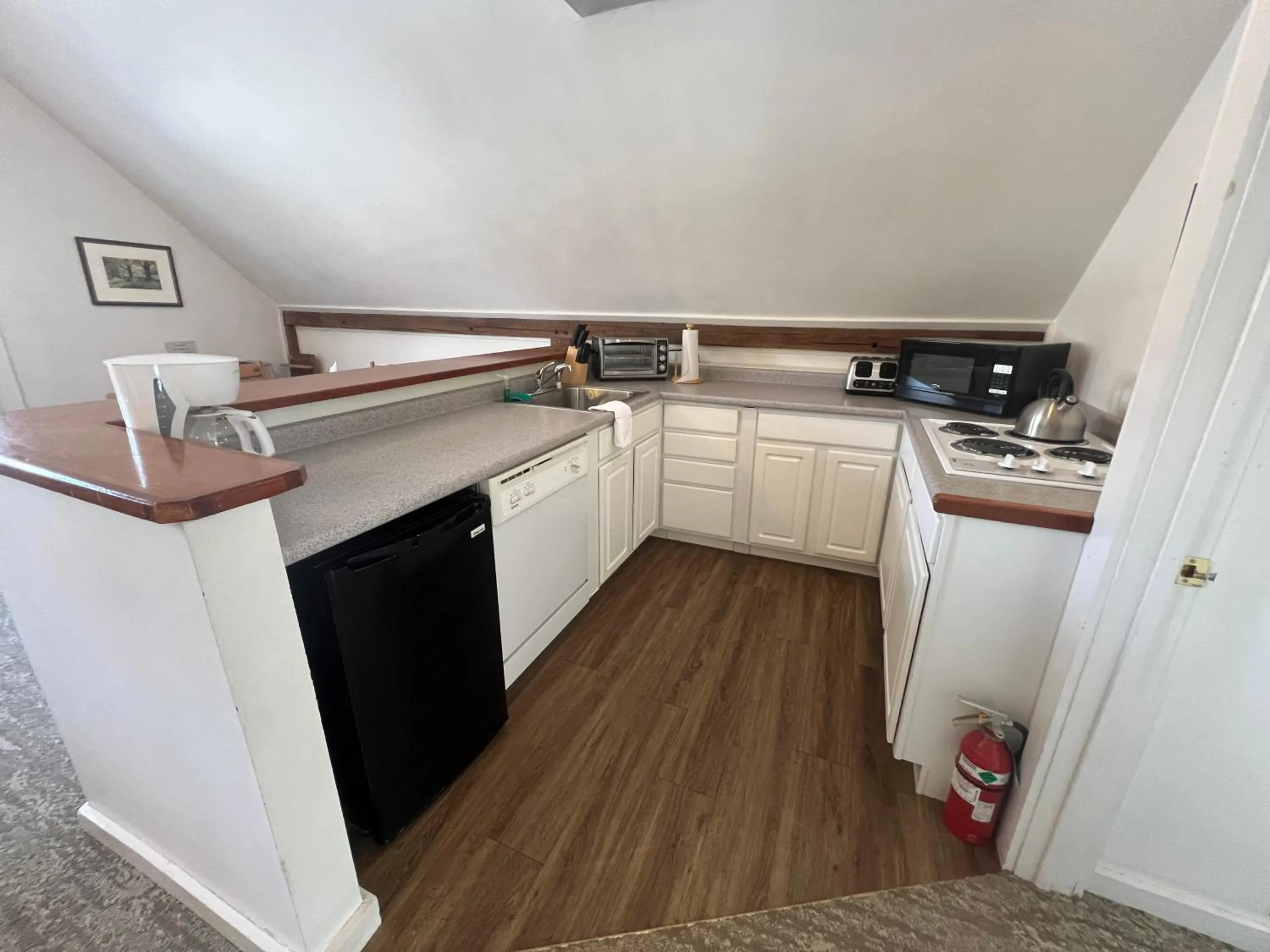 Coffee/tea facilities in Echo Lake Inn