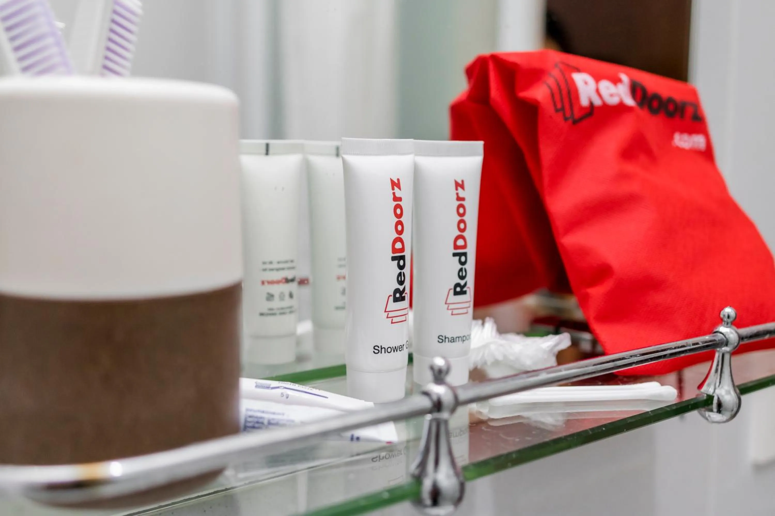 Bathroom in RedDoorz near Universitas Palangkaraya