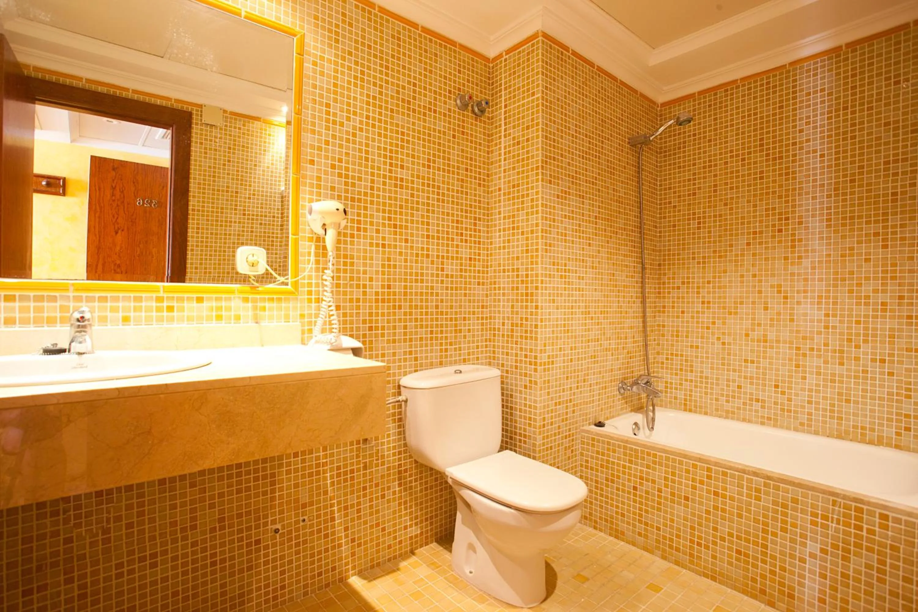 Toilet in Mix Peymar