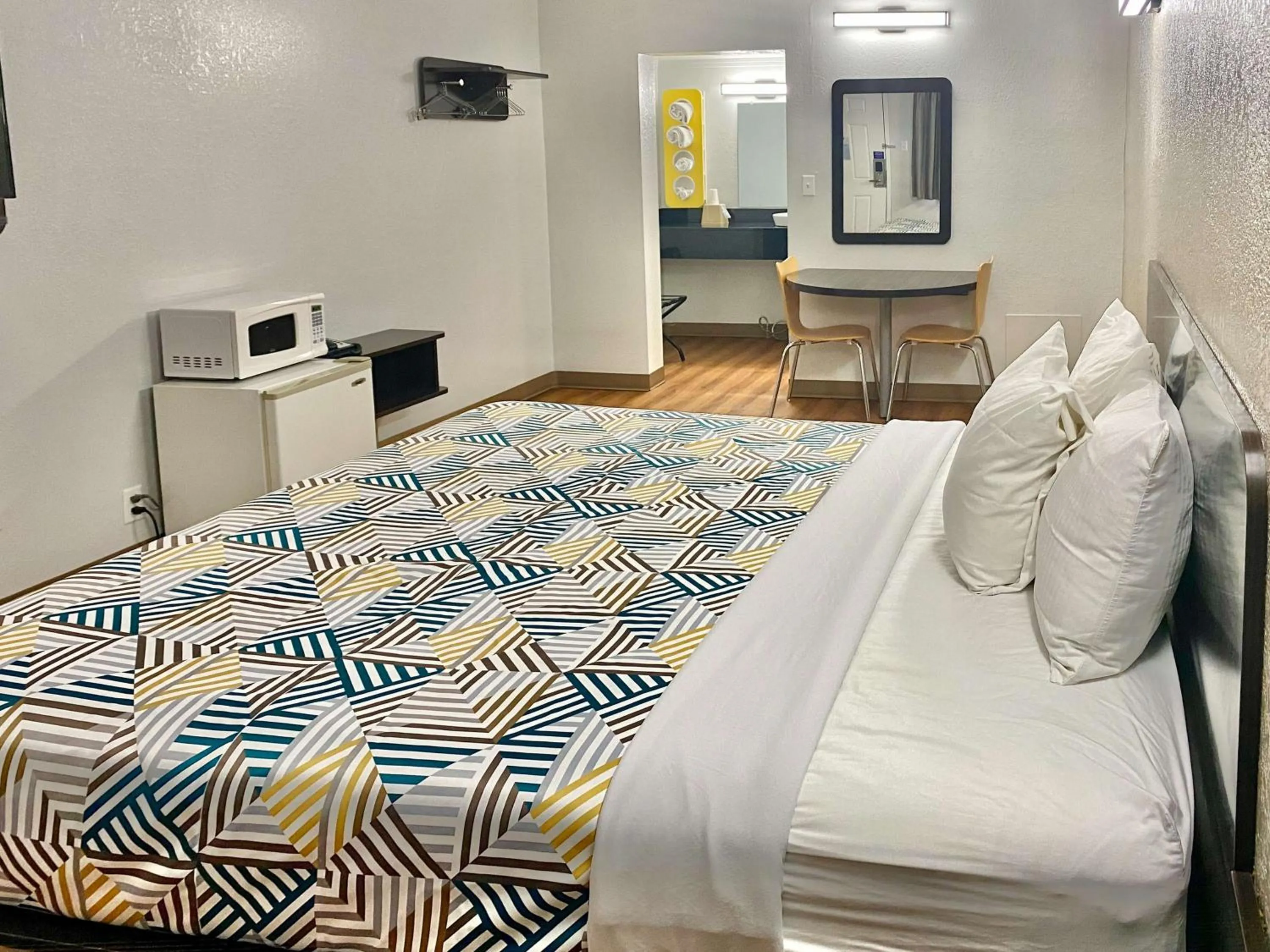 Bedroom in Motel 6-Huntington, WV