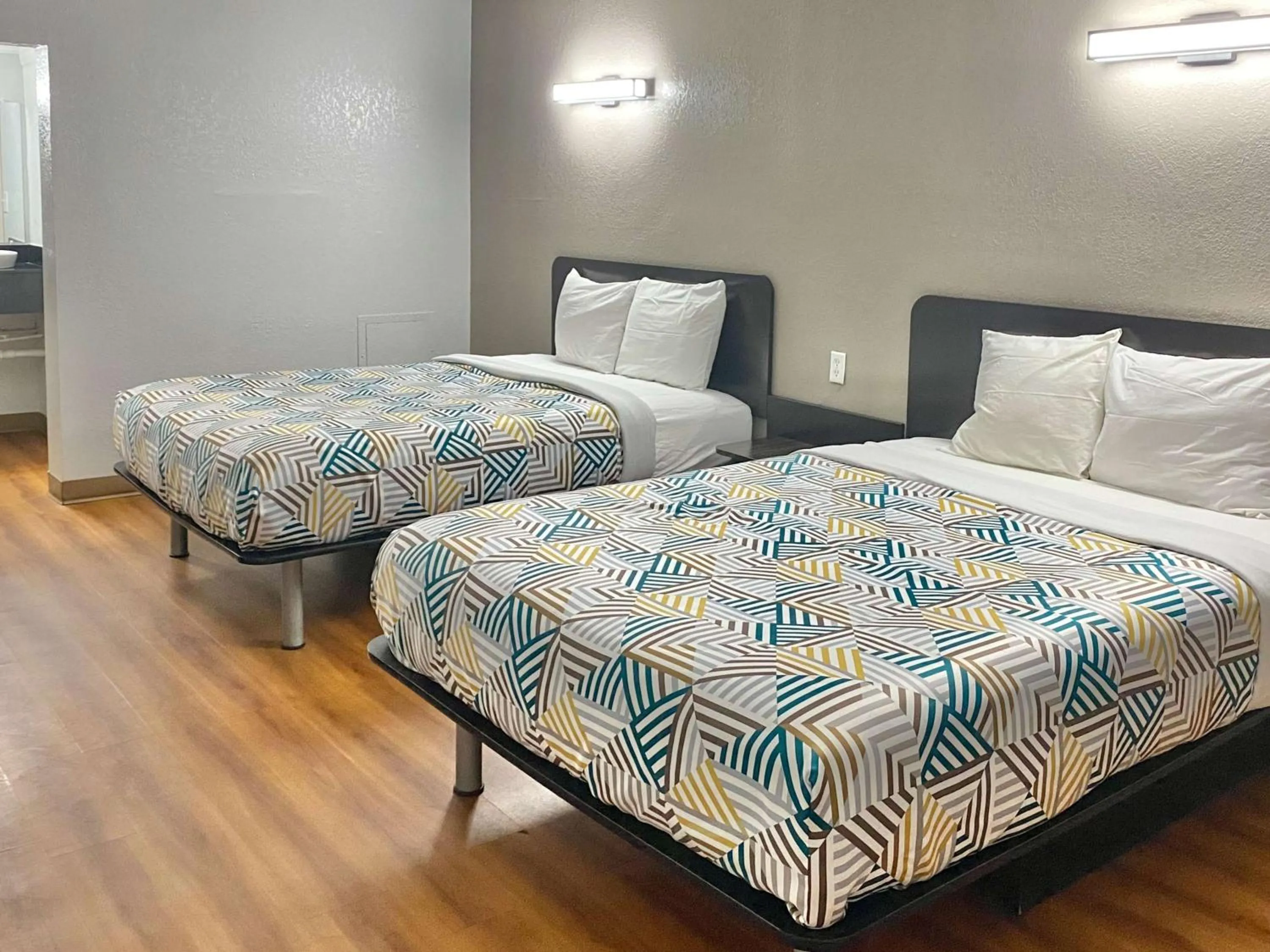 Bedroom in Motel 6-Huntington, WV