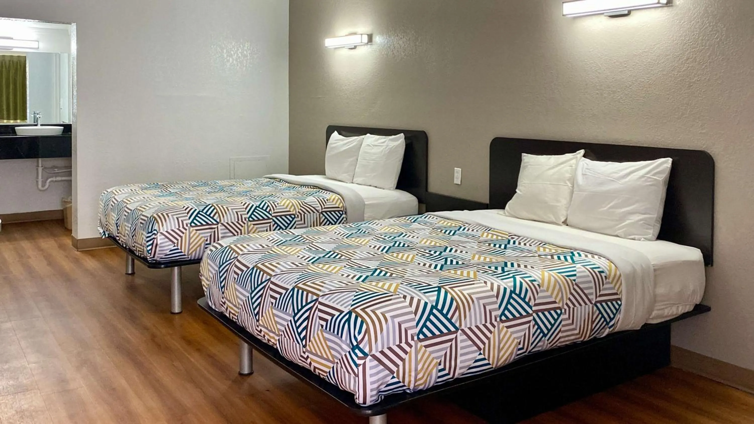 Bedroom in Motel 6-Huntington, WV