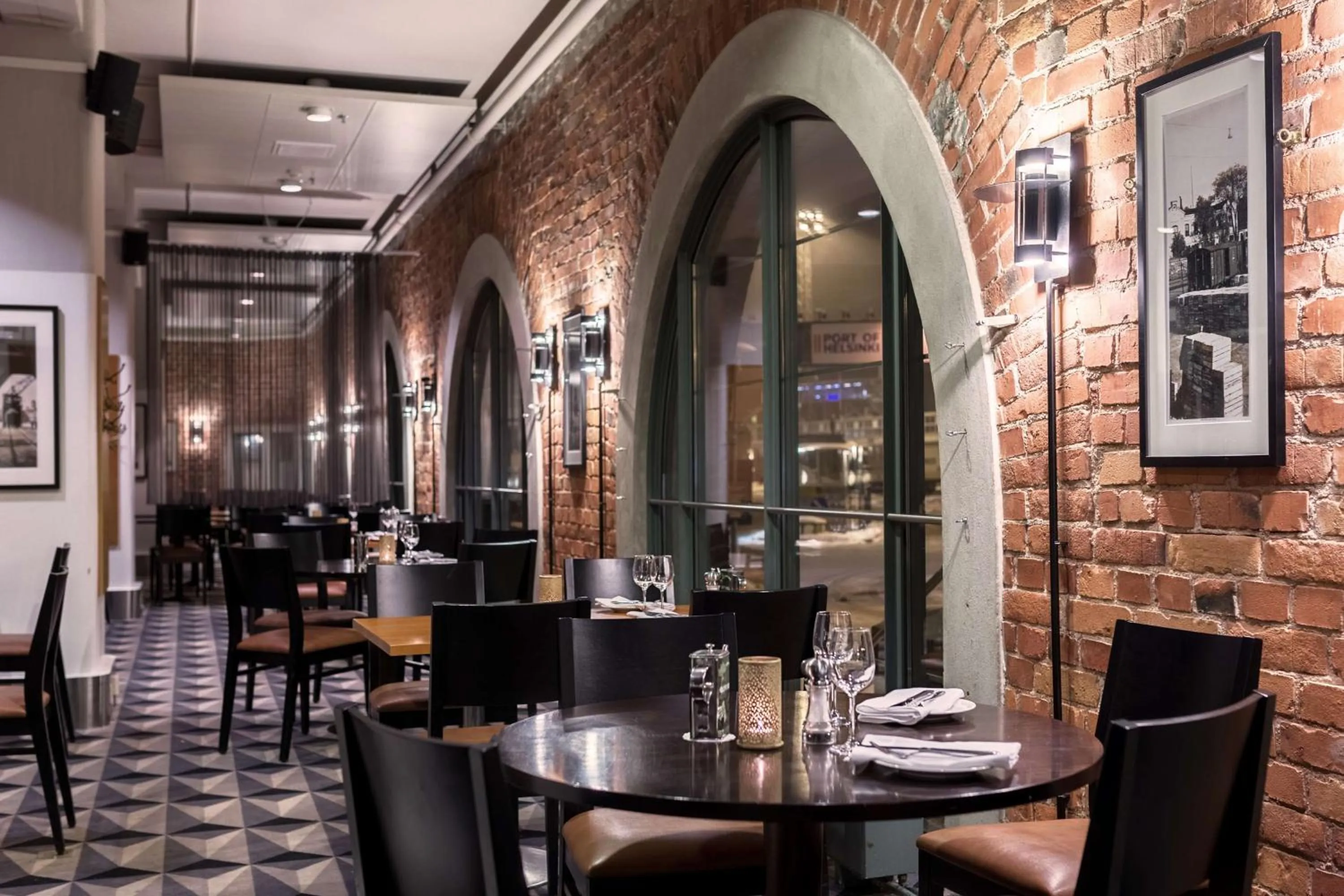 Restaurant/places to eat in Scandic Grand Marina