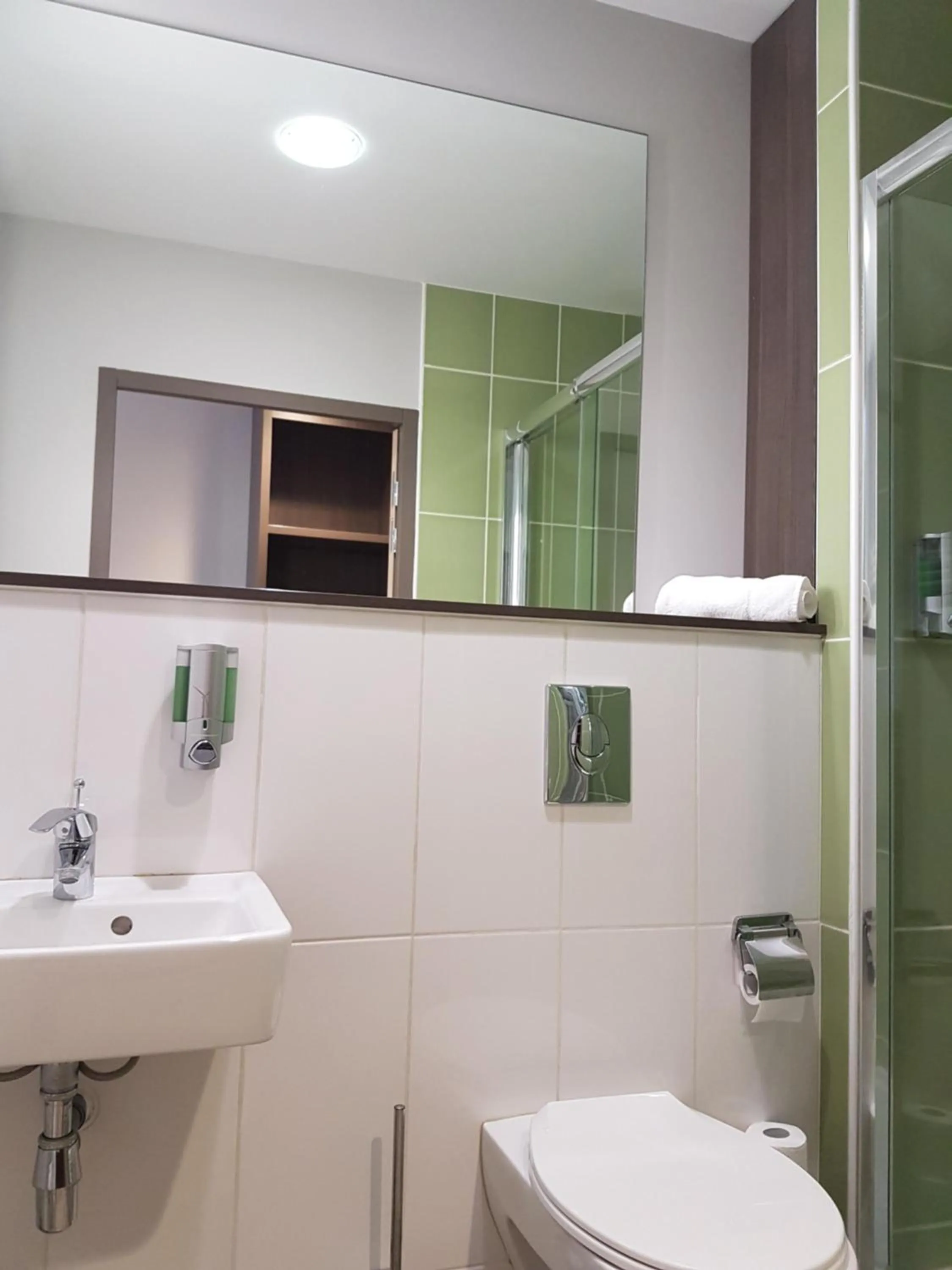 Toilet in The Originals City, L'Haut' Aile, Coquelles-Calais Tunnel s/Manche L'HAUTAILE