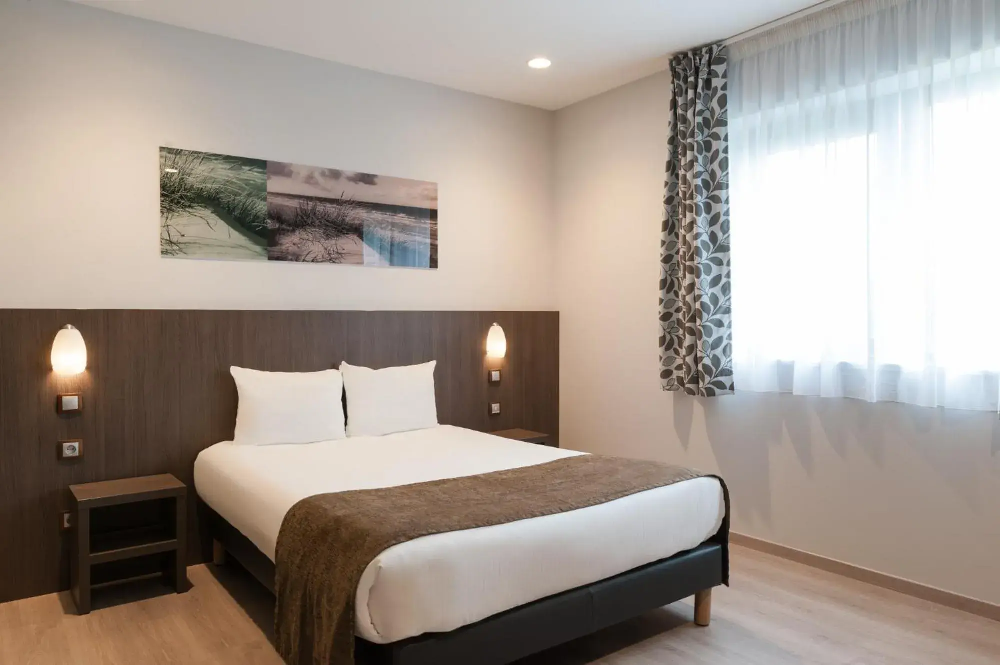 Double or Twin Room for Disabled Guests in The Originals City, L'Haut' Aile, Coquelles-Calais Tunnel s/Manche L'HAUTAILE Double or Twin Room for Disabled Guests in The Originals City, L'Haut' Aile, Coquelles-Calais Tunnel s/Manche L'HAUTAILE