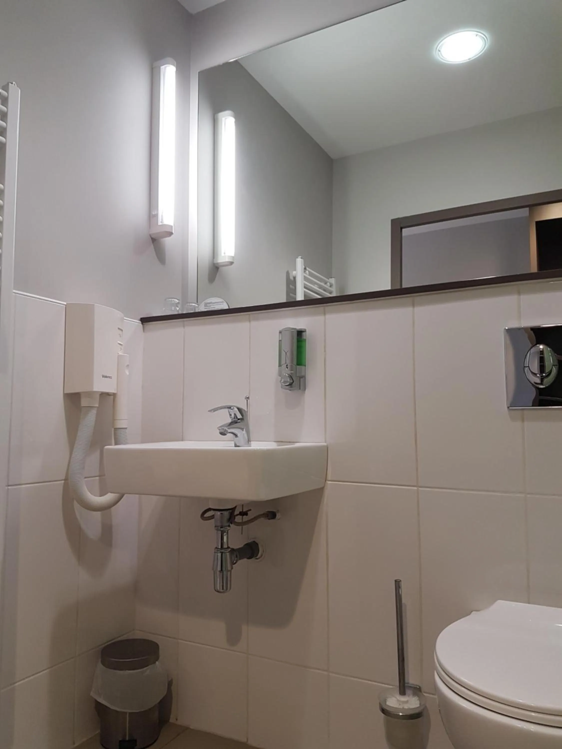 Toilet in The Originals City, L'Haut' Aile, Coquelles-Calais Tunnel s/Manche L'HAUTAILE