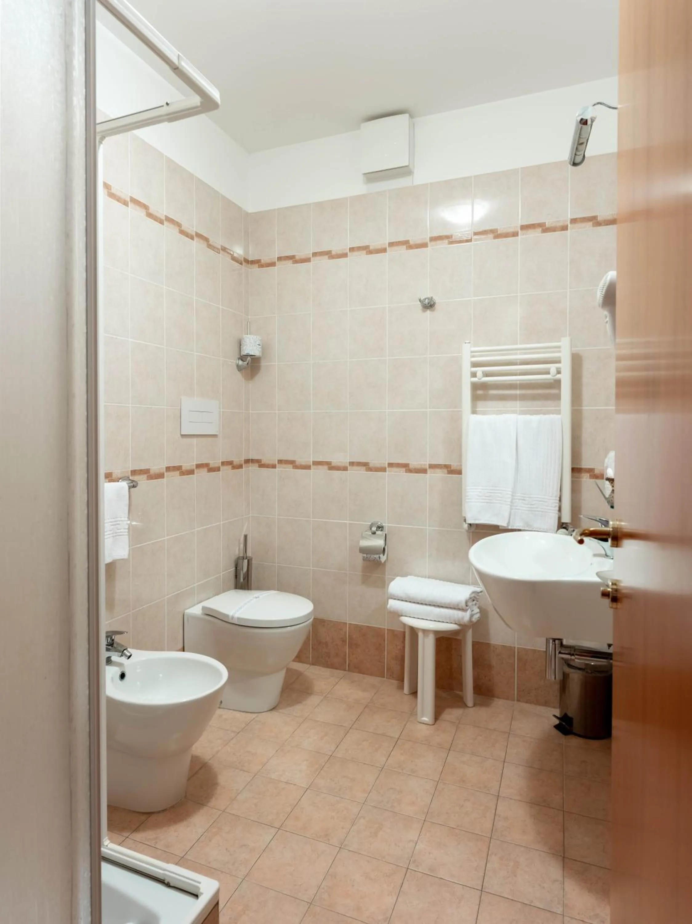 Shower in Domus Hotel