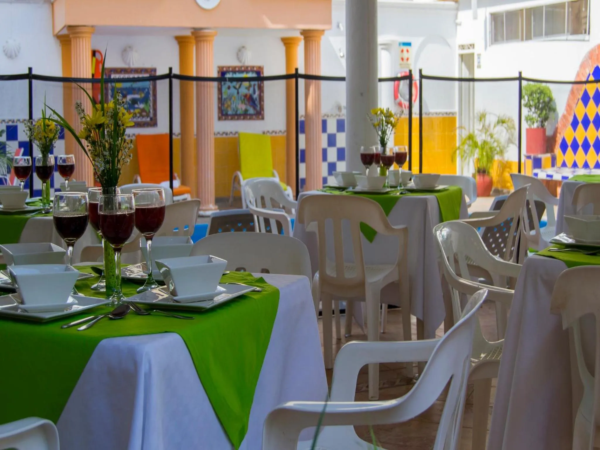 Restaurant/places to eat in Hotel Edmar