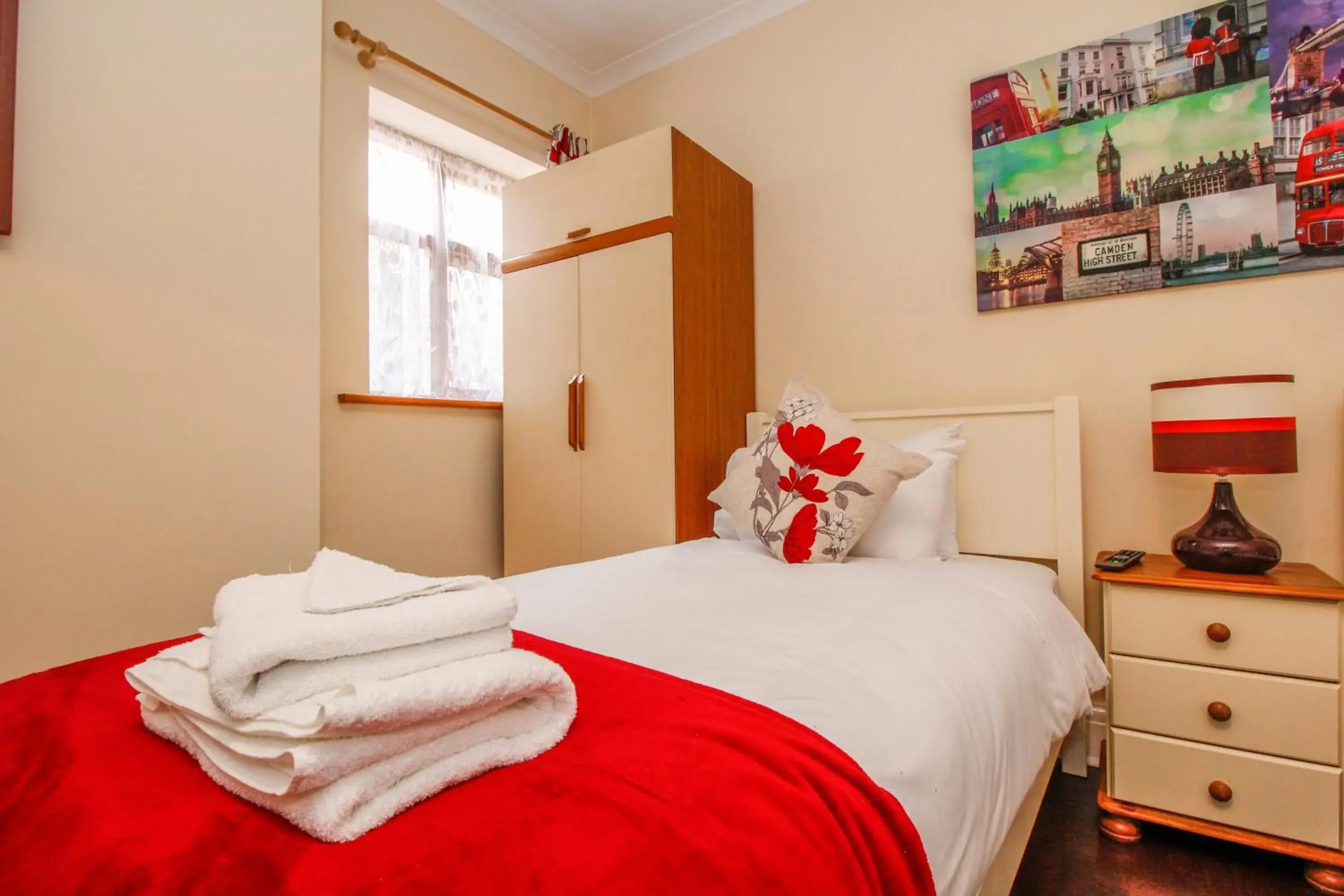 Twin Room with Bathroom in Harris Guest Accommodation Twin Room with Bathroom in Harris Guest Accommodation