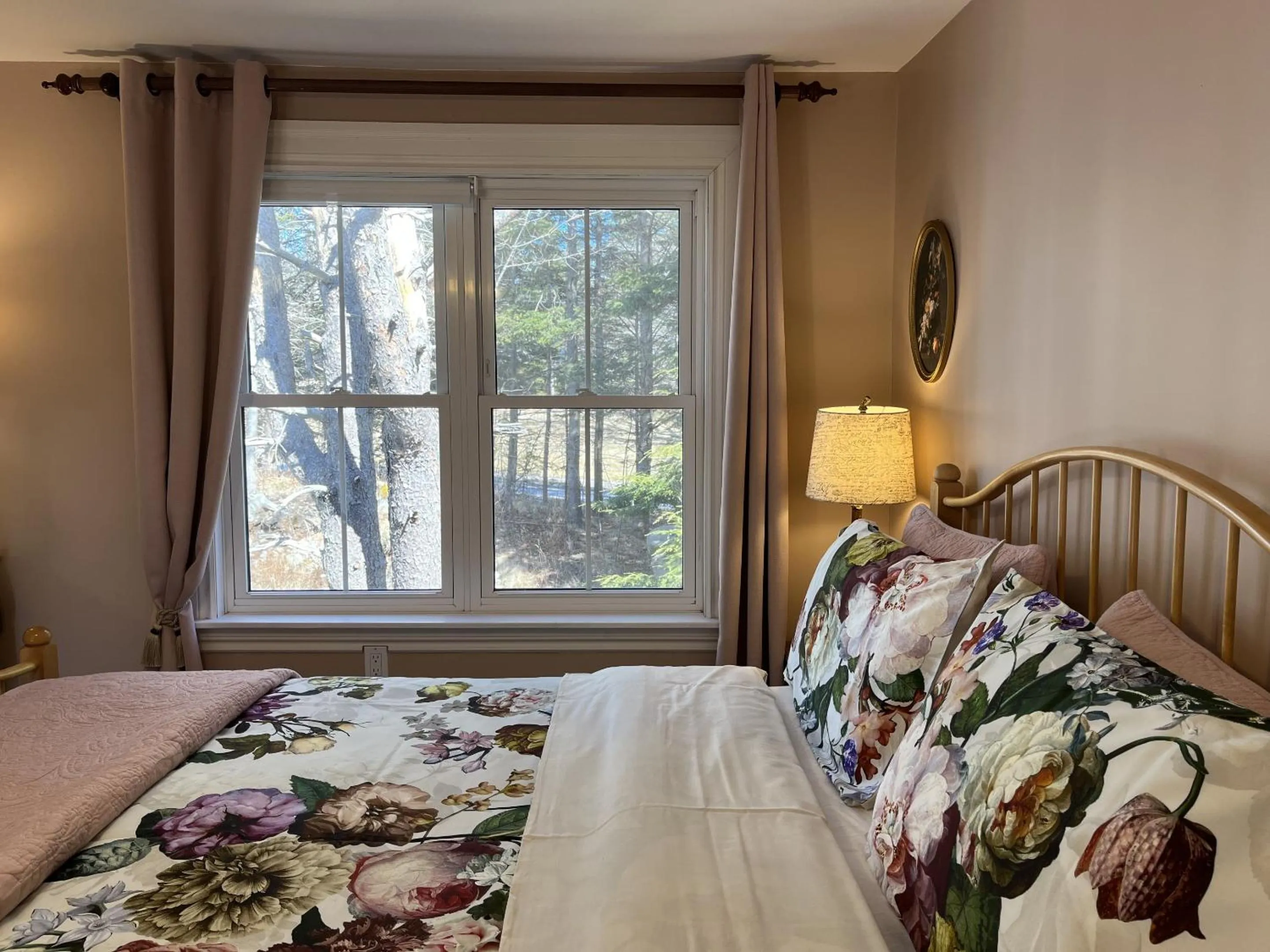 Bedroom, Bed in Surfside Inn