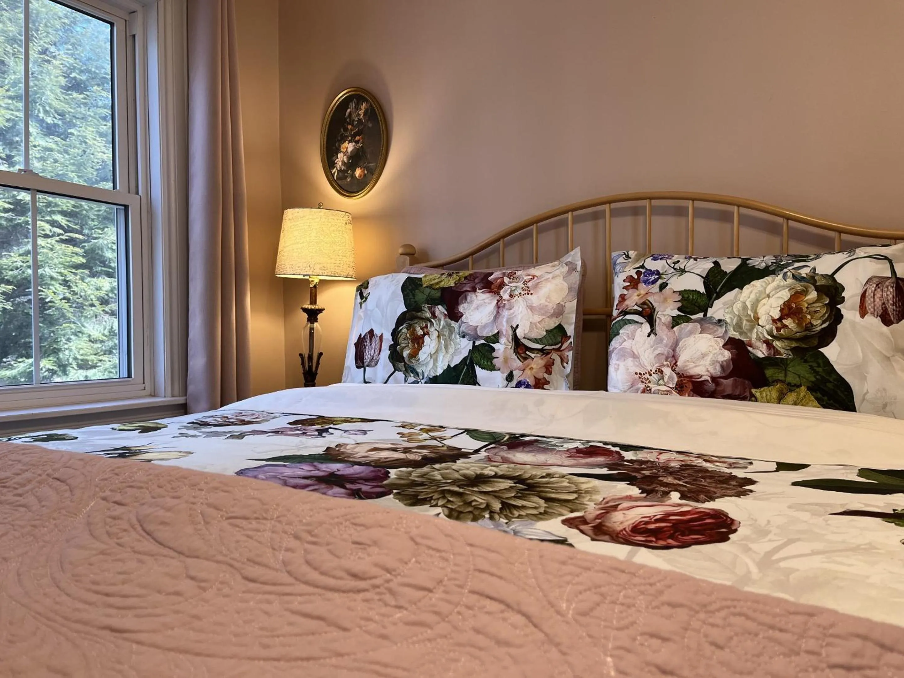 Bedroom, Bed in Surfside Inn