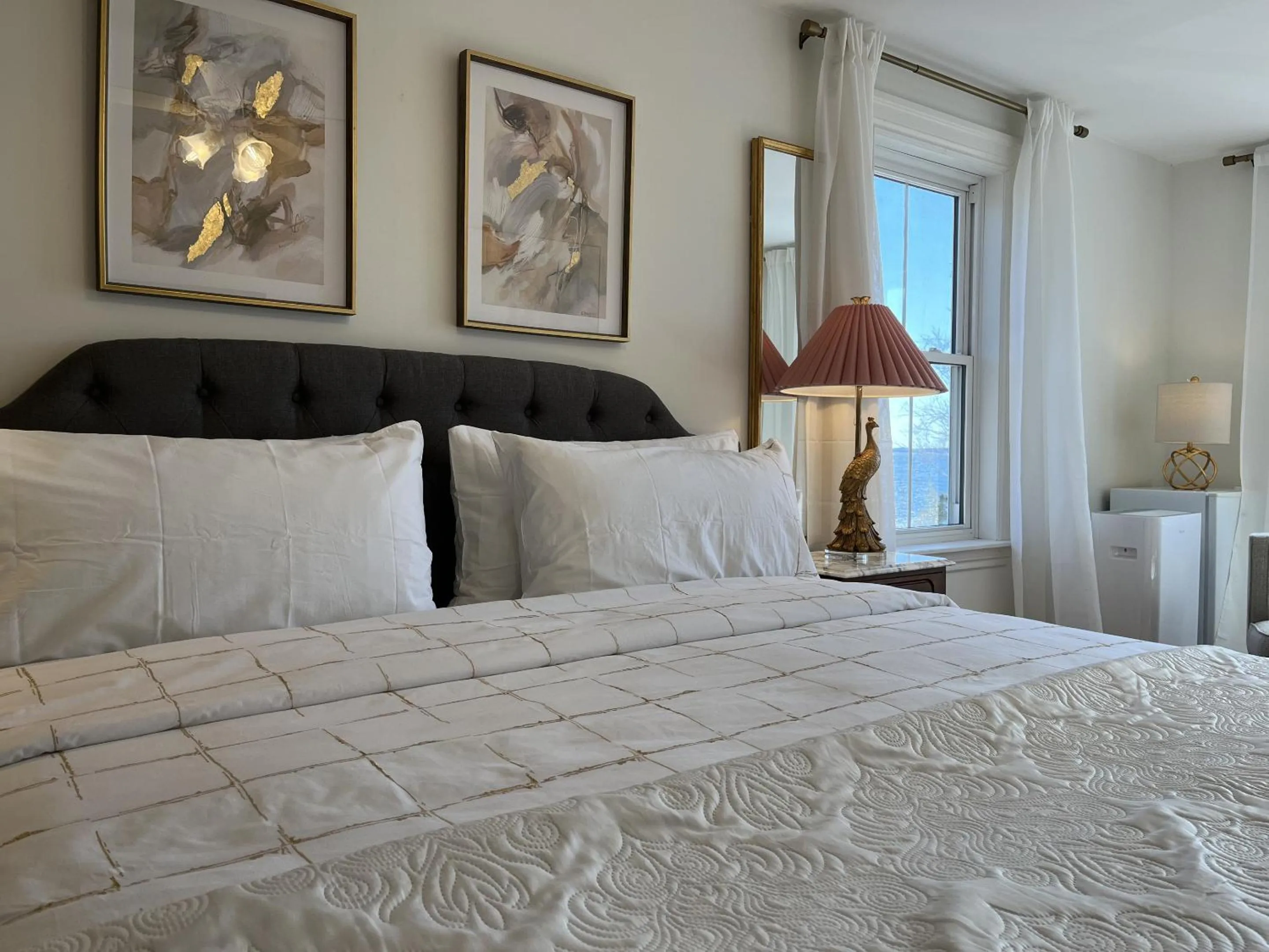 Bedroom, Bed in Surfside Inn