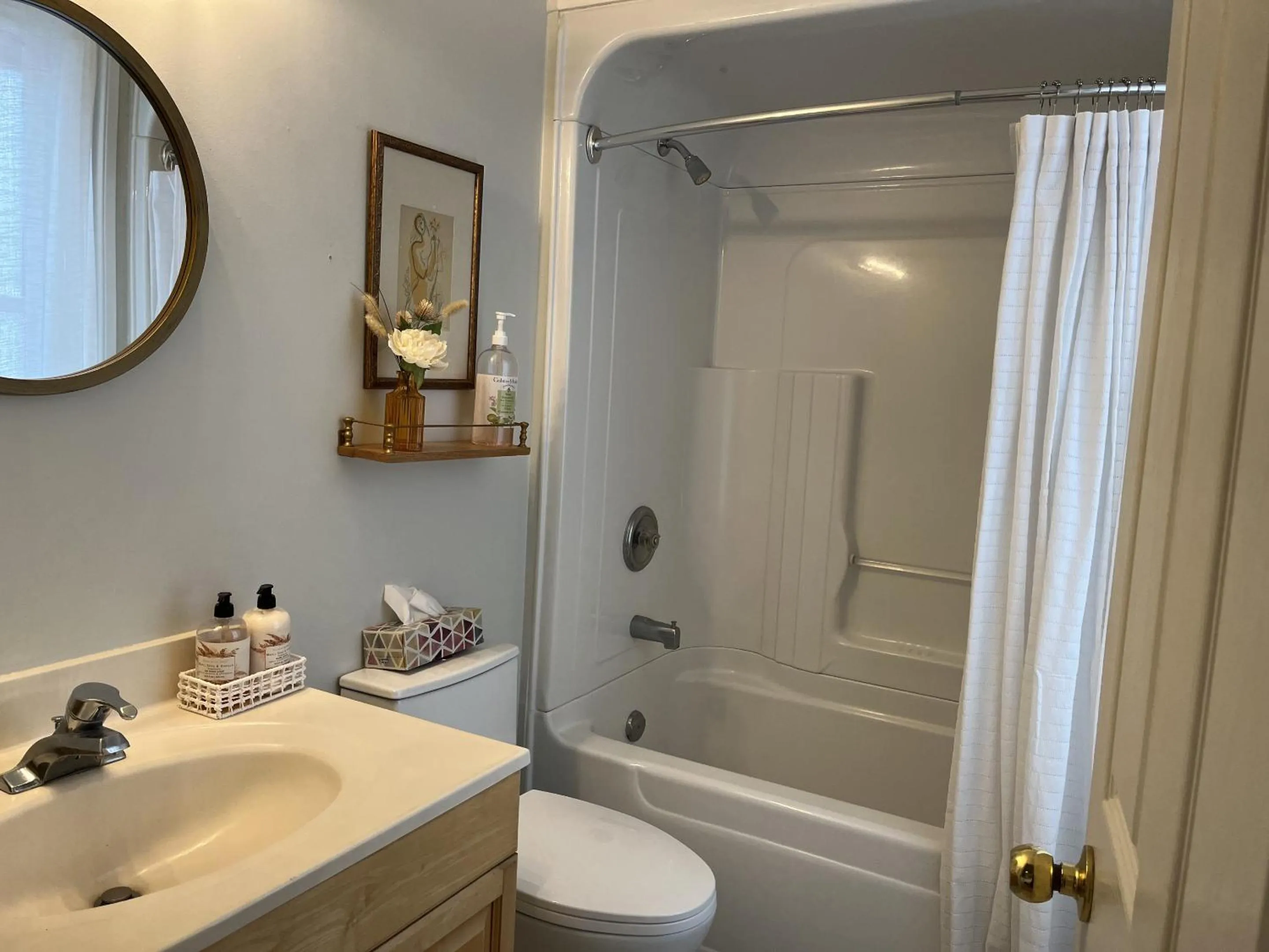 Bathroom in Surfside Inn