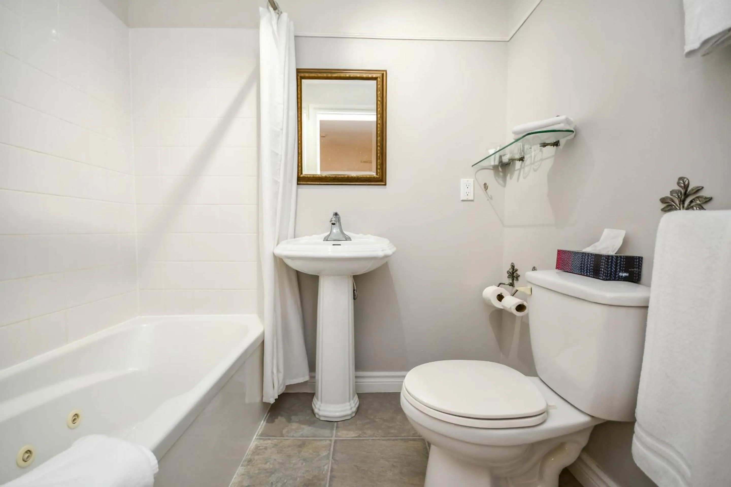 Bathroom in Surfside Inn
