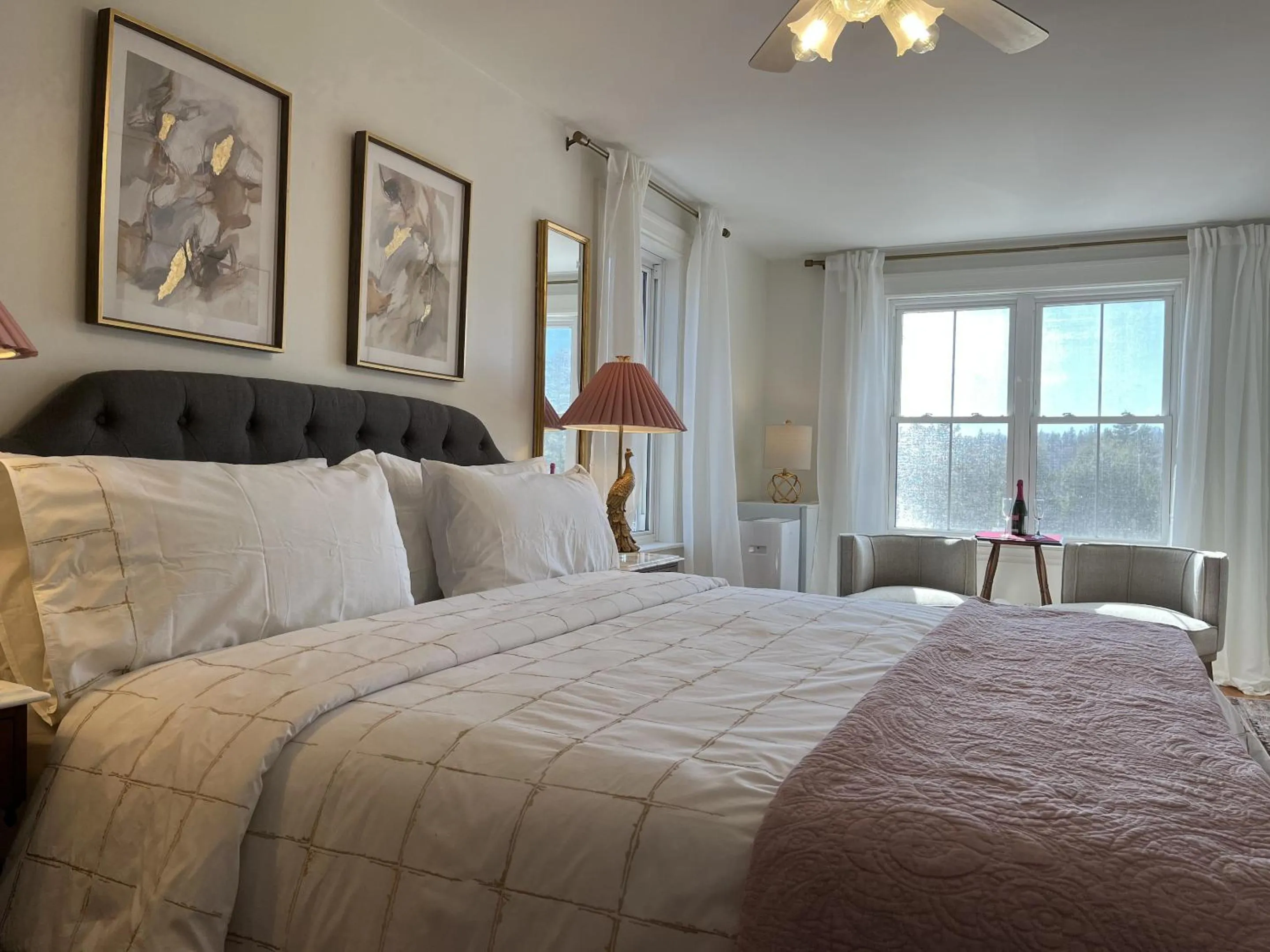 Bedroom, Bed in Surfside Inn