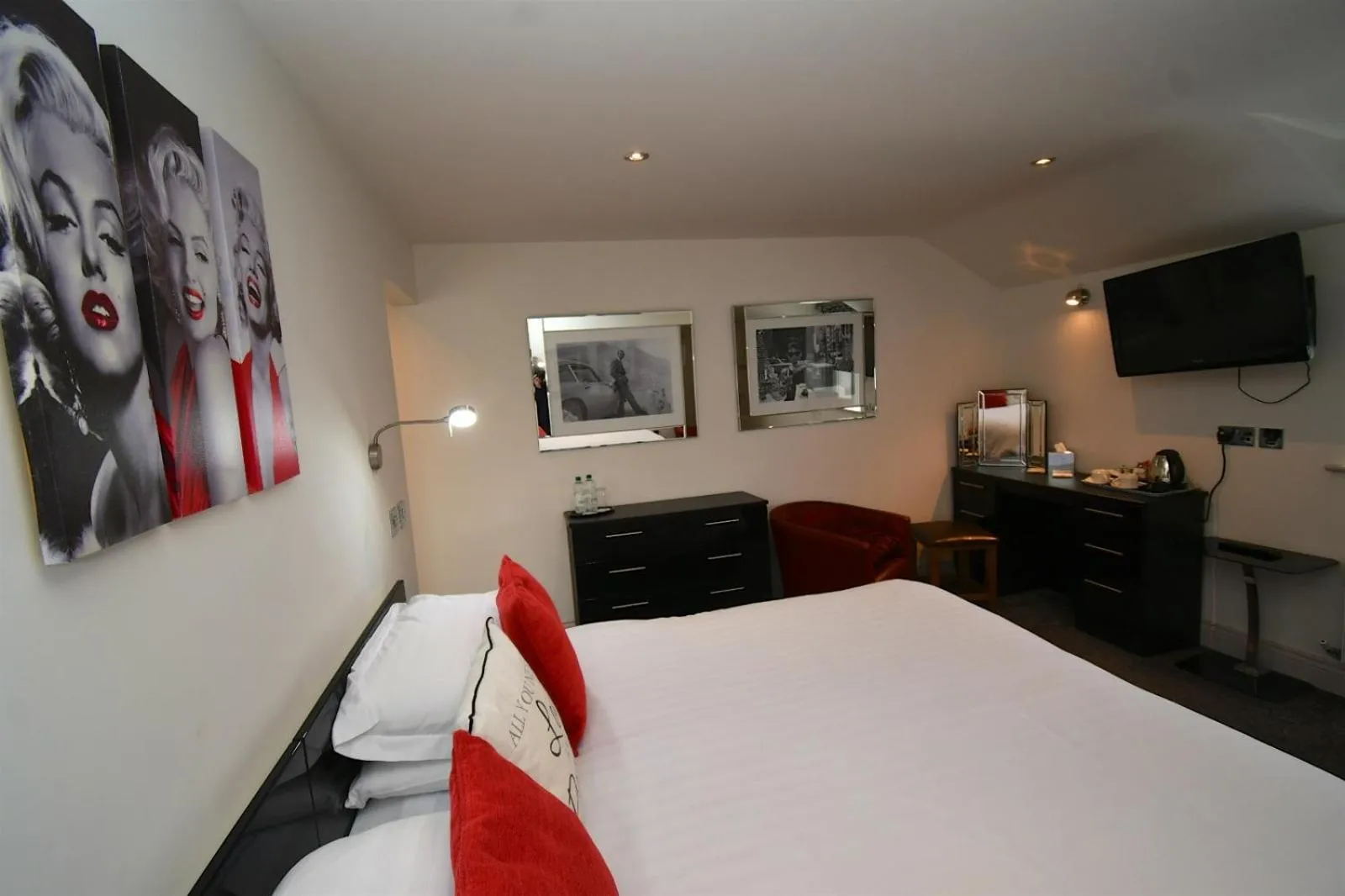 Tudor Lodge Bed & Breakfast