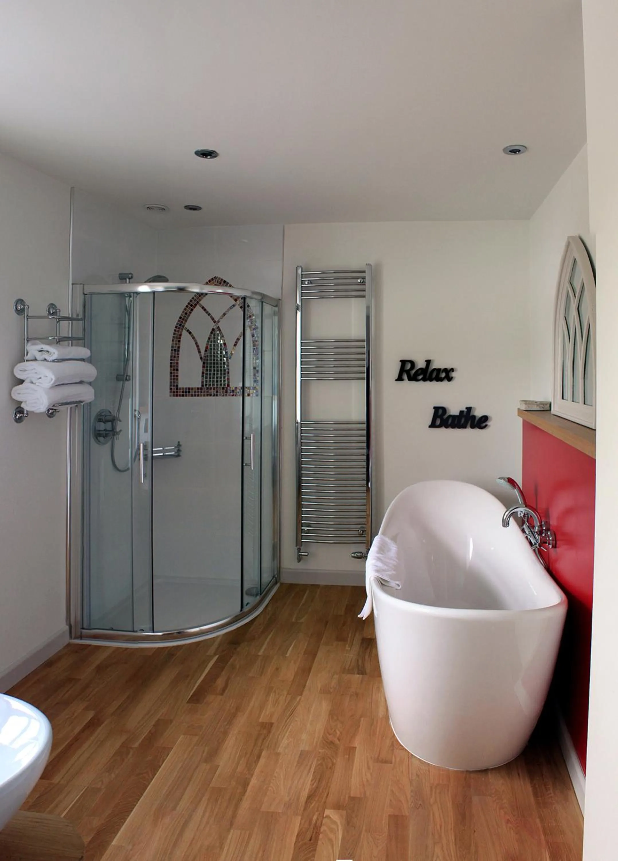 Bathroom in Tudor Lodge Bed & Breakfast
