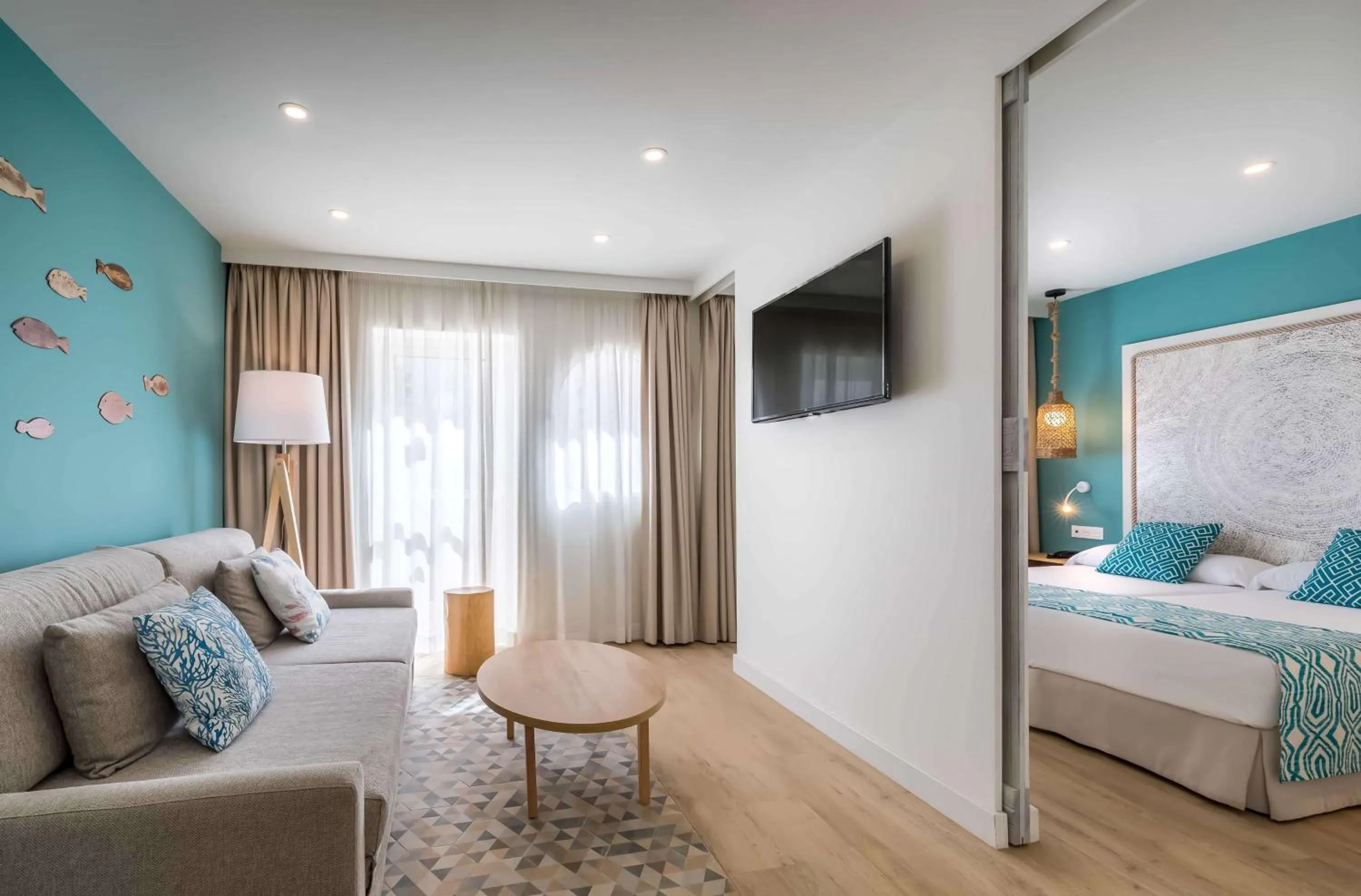 Bedroom, Bed in Occidental Torremolinos Playa