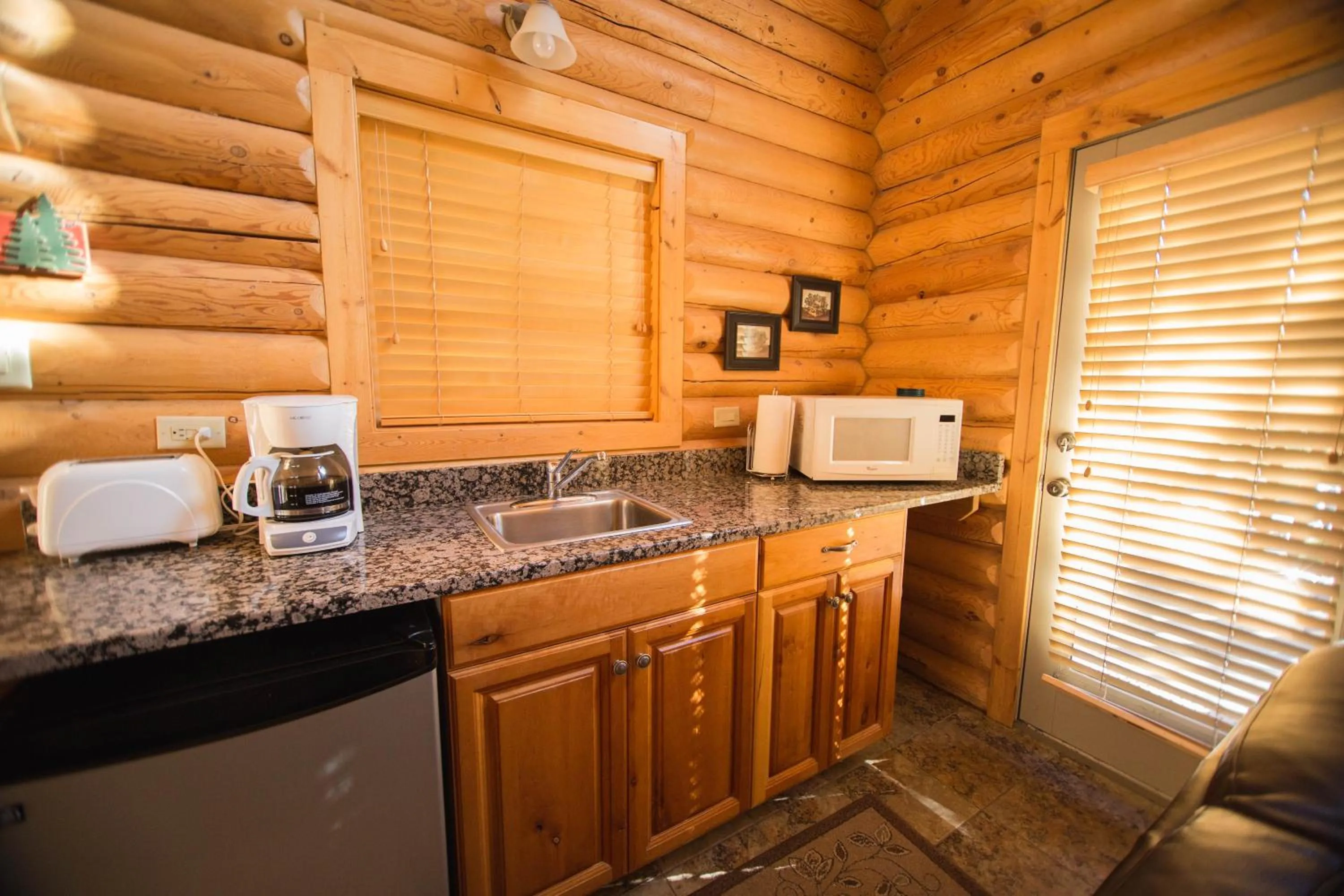 Kitchen or kitchenette in The Pines at Island Park