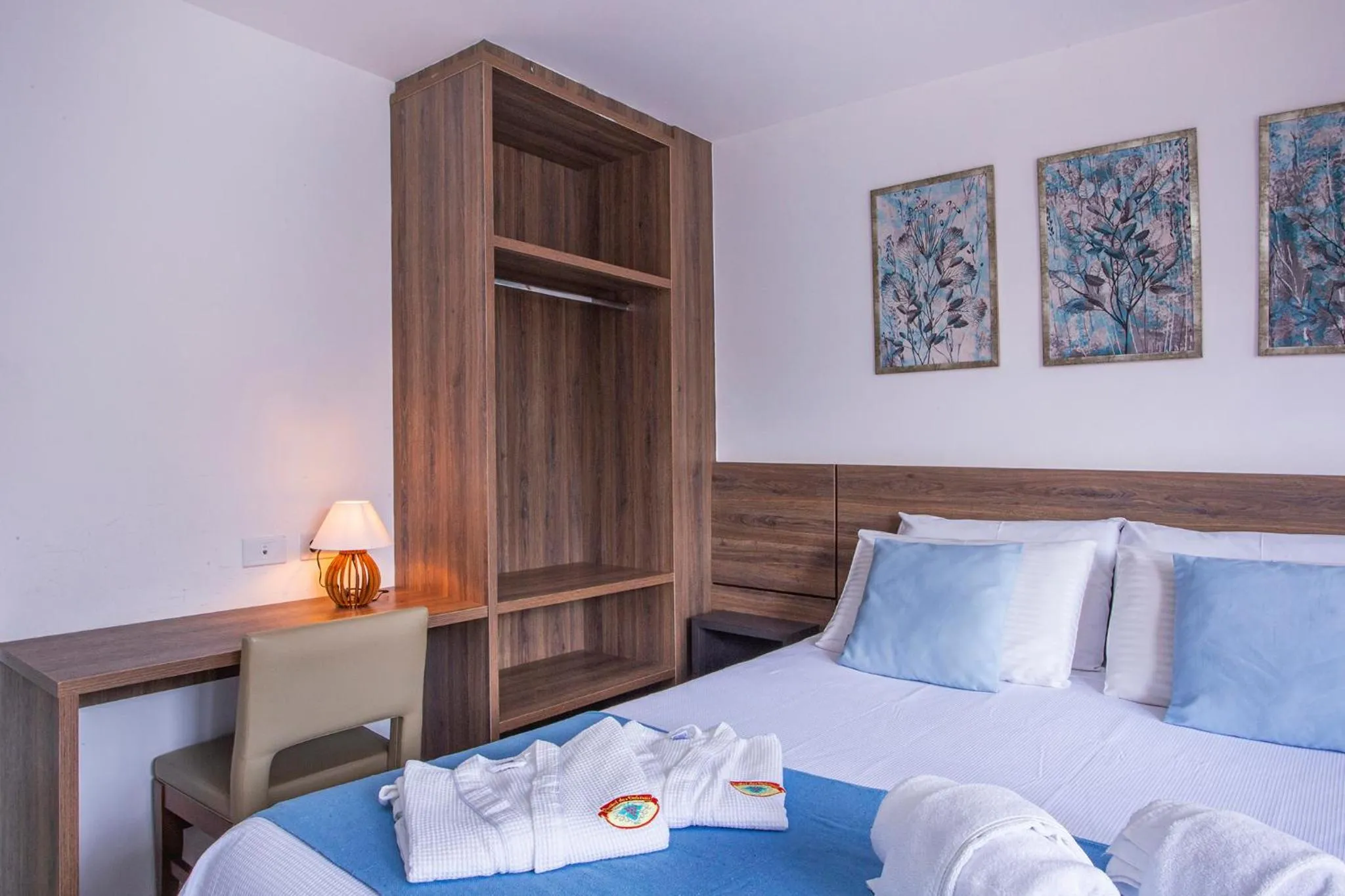 Photo of the whole room, Bed in Pousada das Videiras