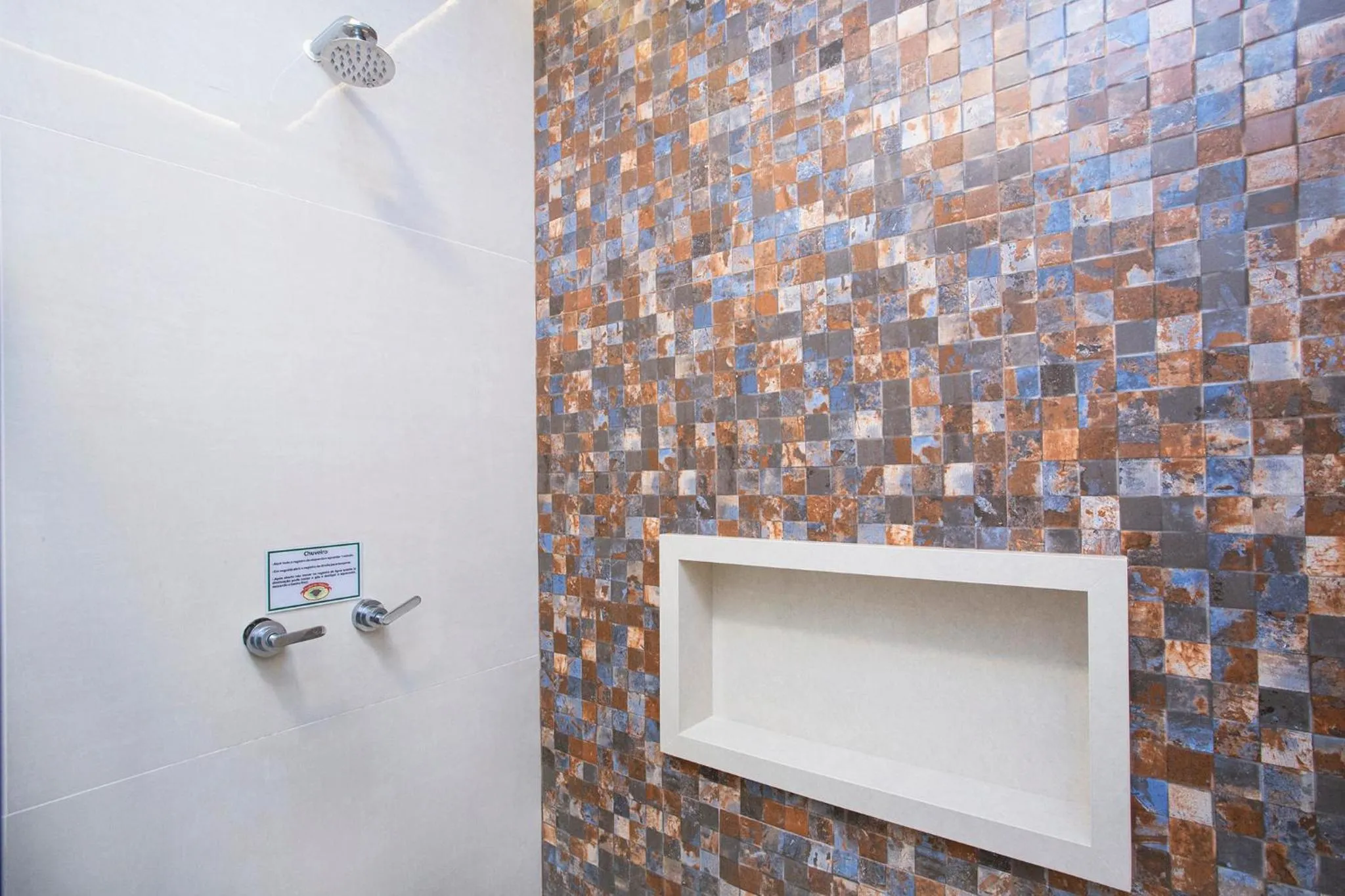 Shower in Pousada das Videiras