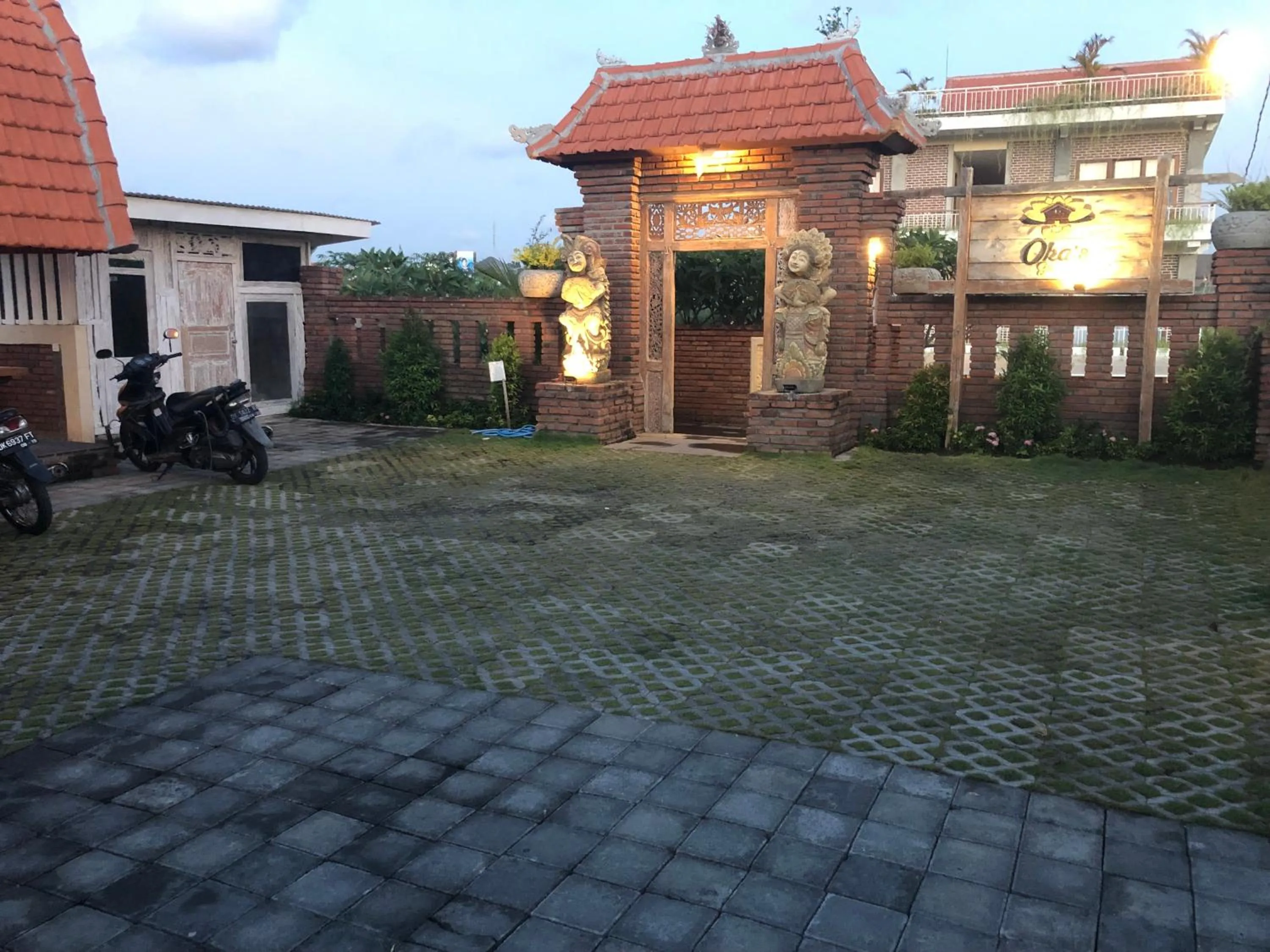 Oka's Guest House Canggu