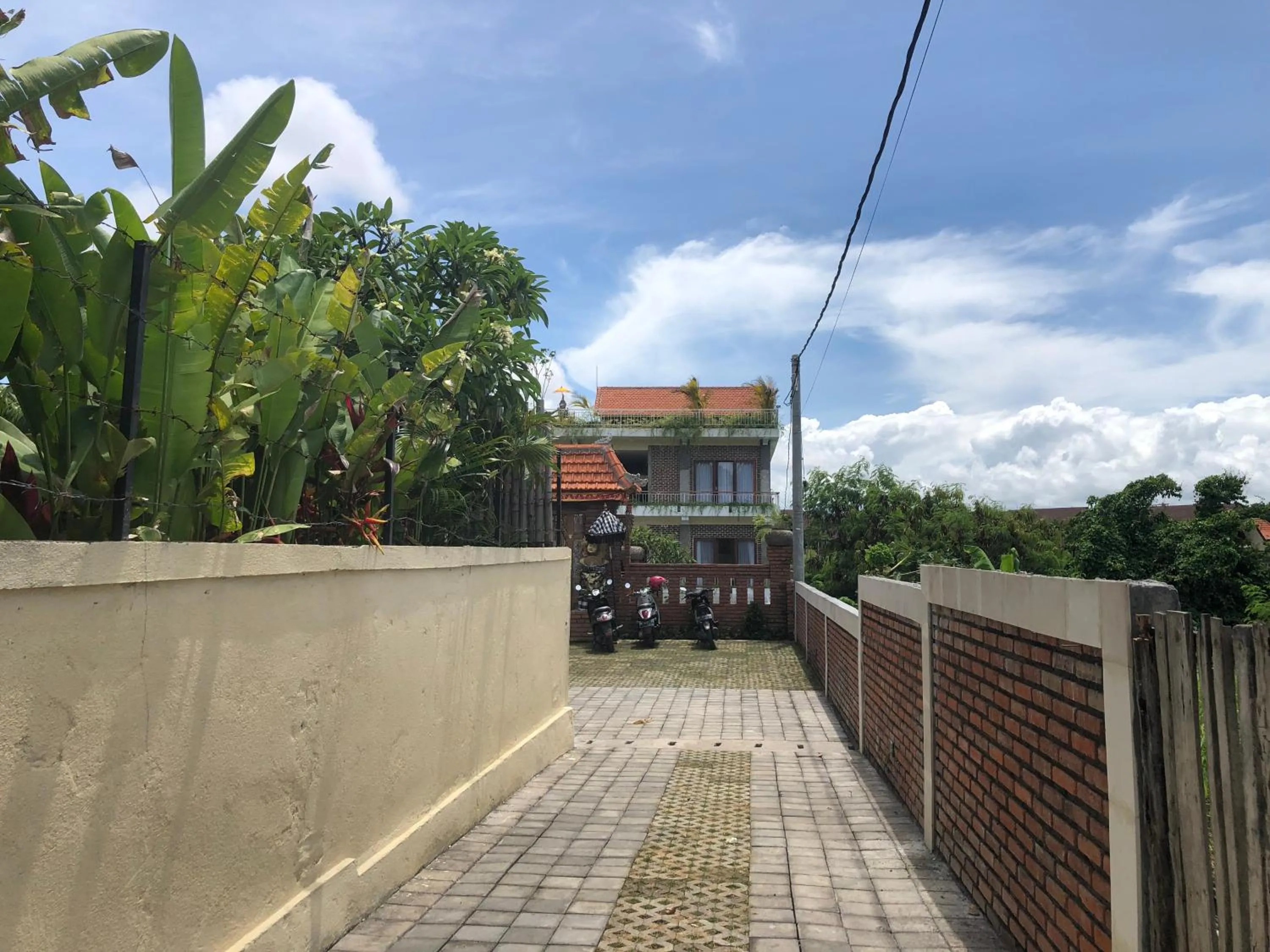 Oka's Guest House Canggu