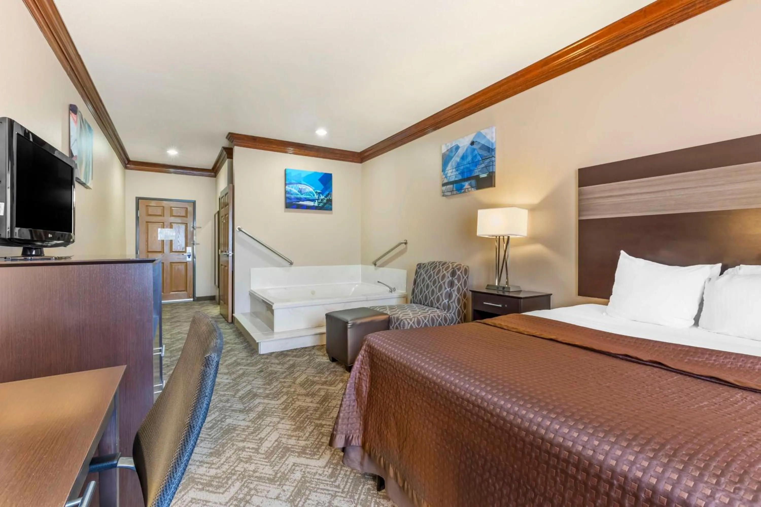 Photo of the whole room, Bed in Best Western Fort Worth Inn & Suites