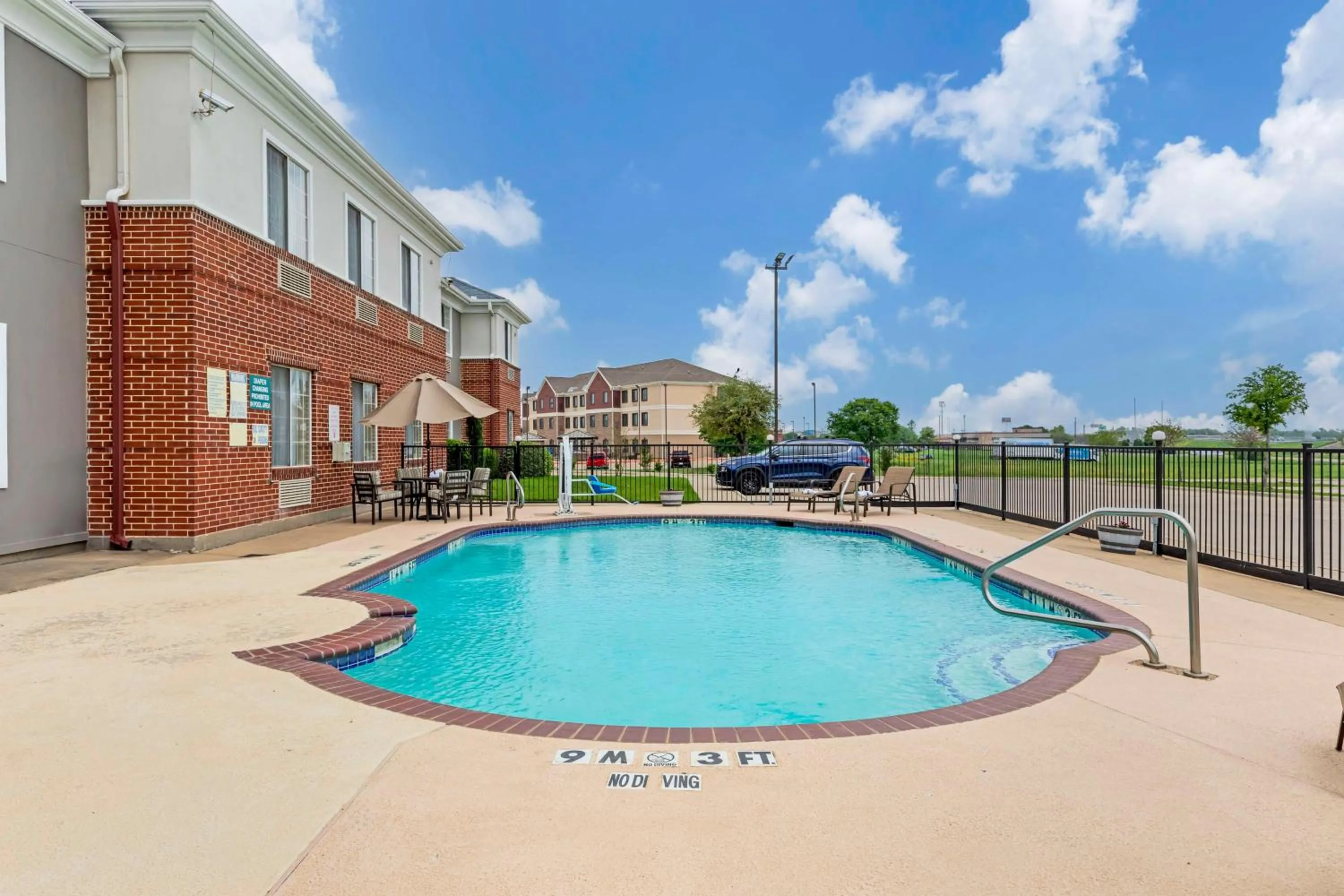 Pool view in Best Western Fort Worth Inn & Suites