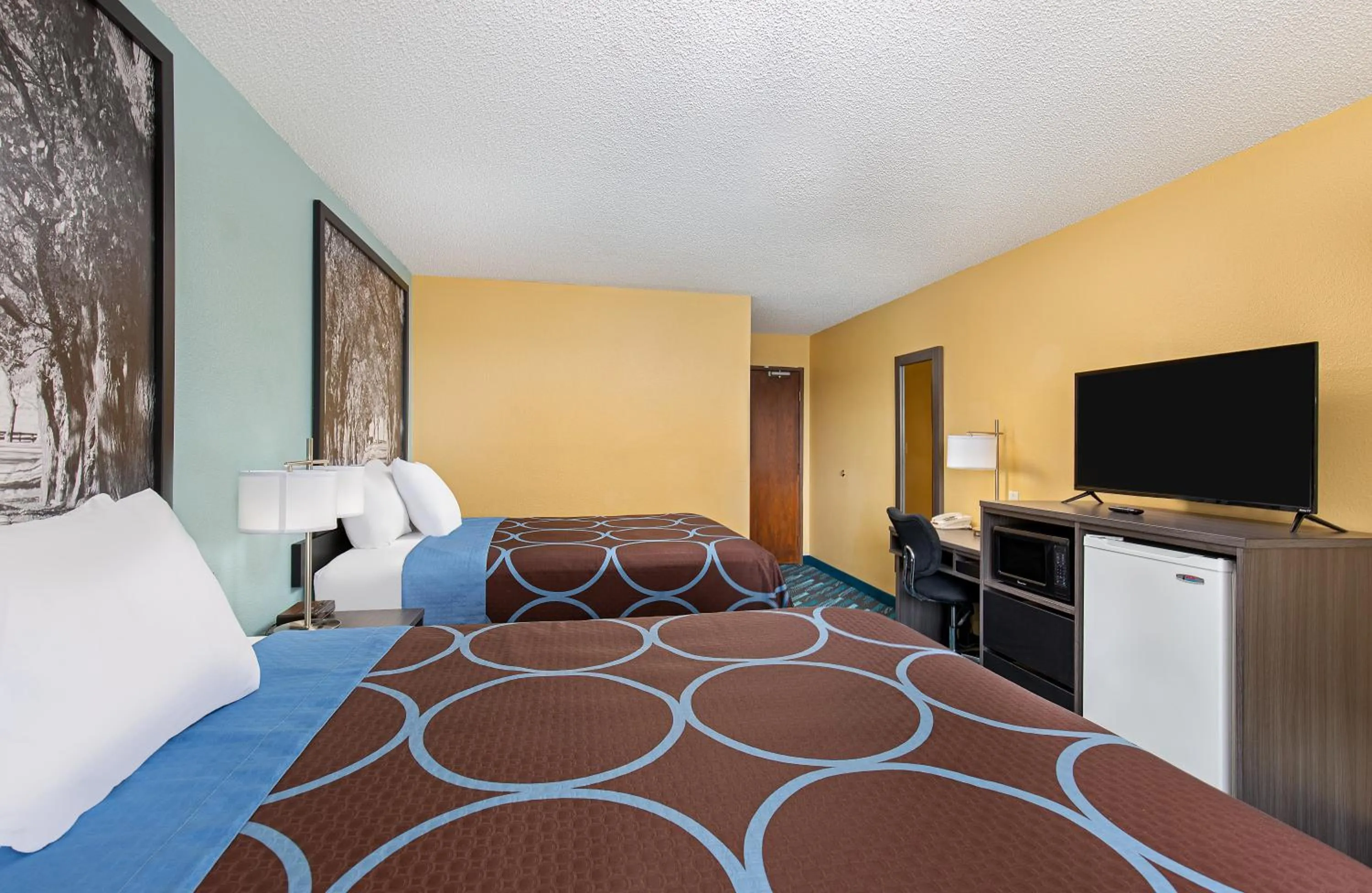 Bed in Super 8 by Wyndham Somerset