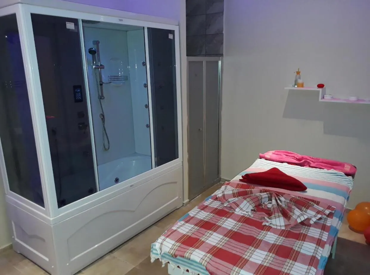 Bed in FALCON PalaS OTEL