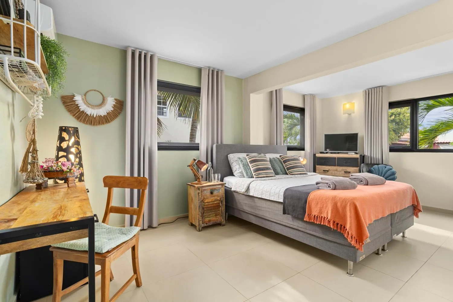 Property building, Bed in Oasis guesthouse, Boutique Style Hotel